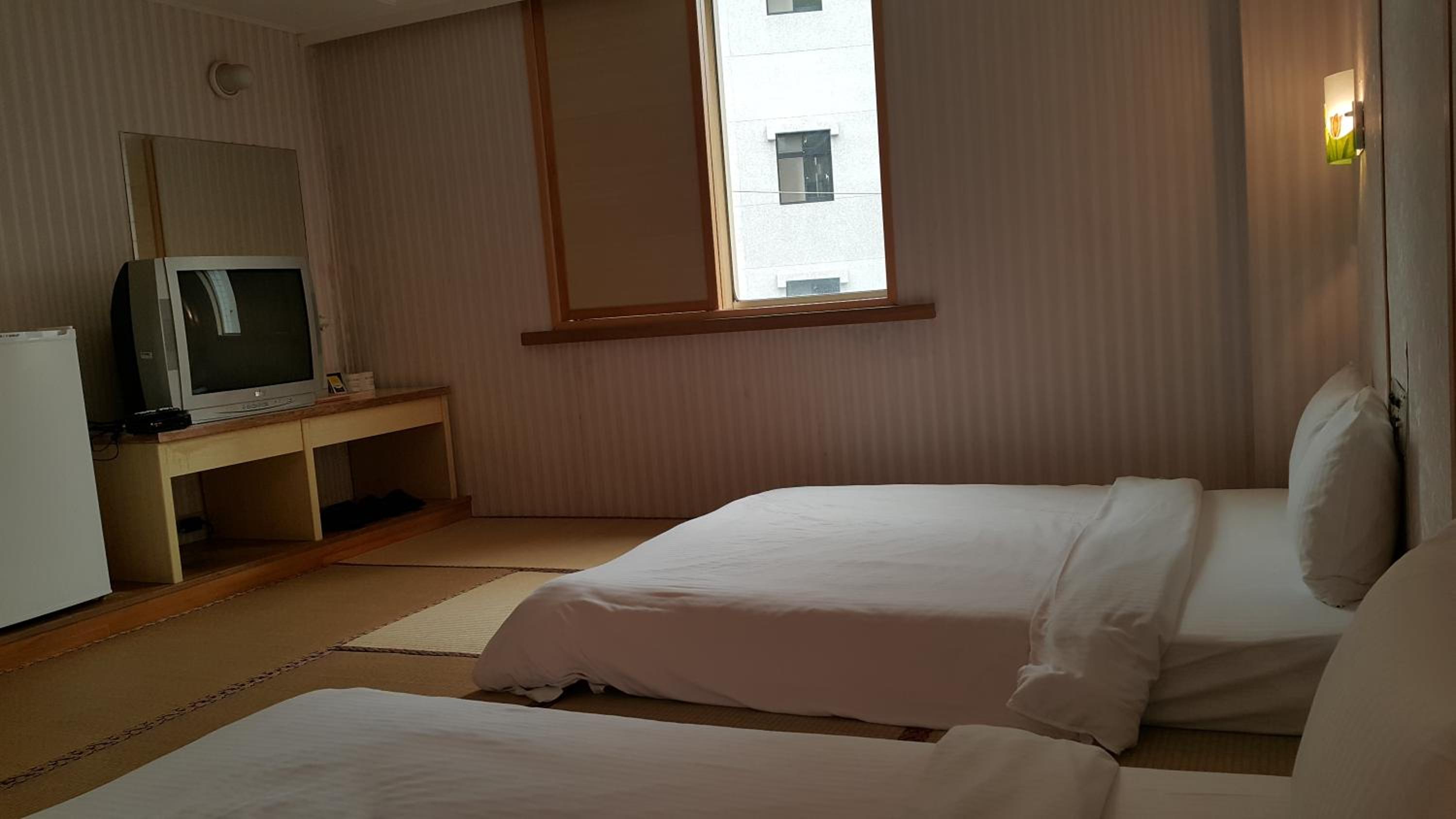 Empire Hotel