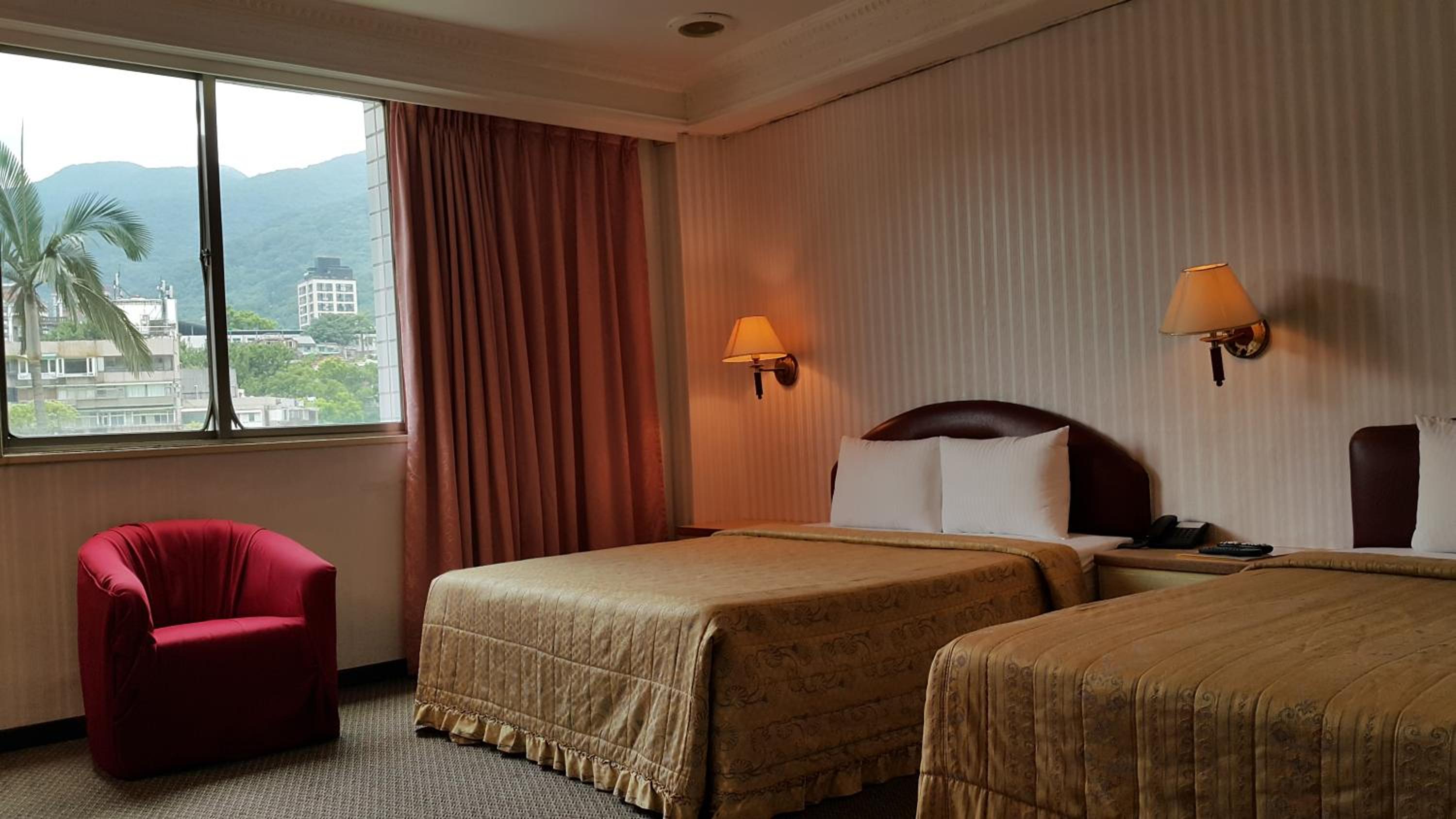 Empire Hotel