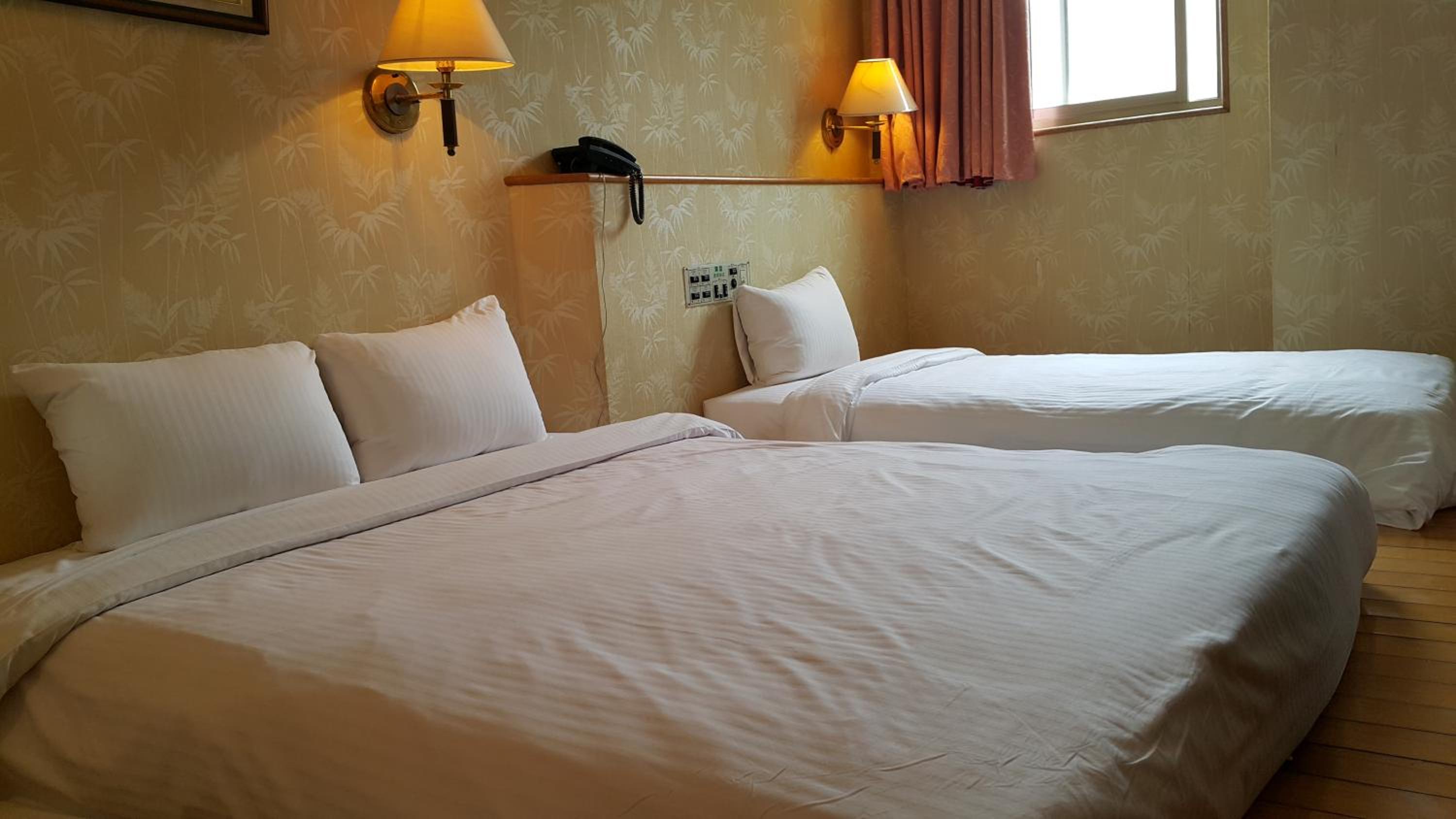 Empire Hotel