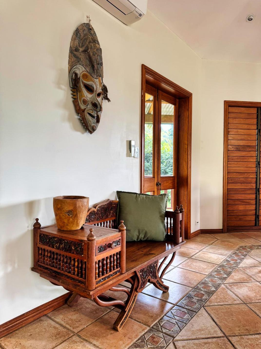 Ahana Hillside - Scenic Stay Near Cairns