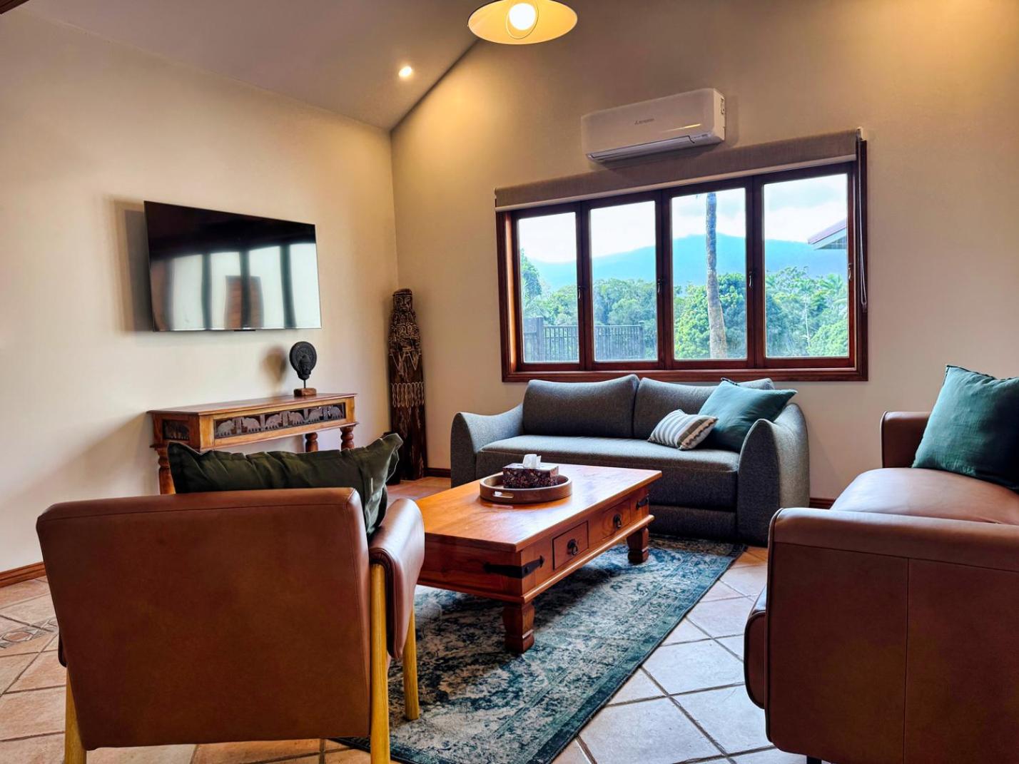 Ahana Hillside - Scenic Stay Near Cairns