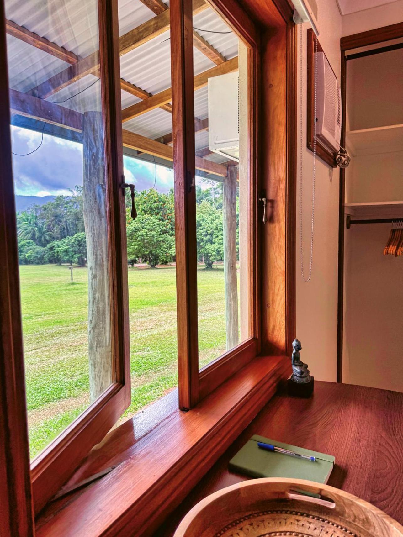 Ahana Hillside - Scenic Stay Near Cairns