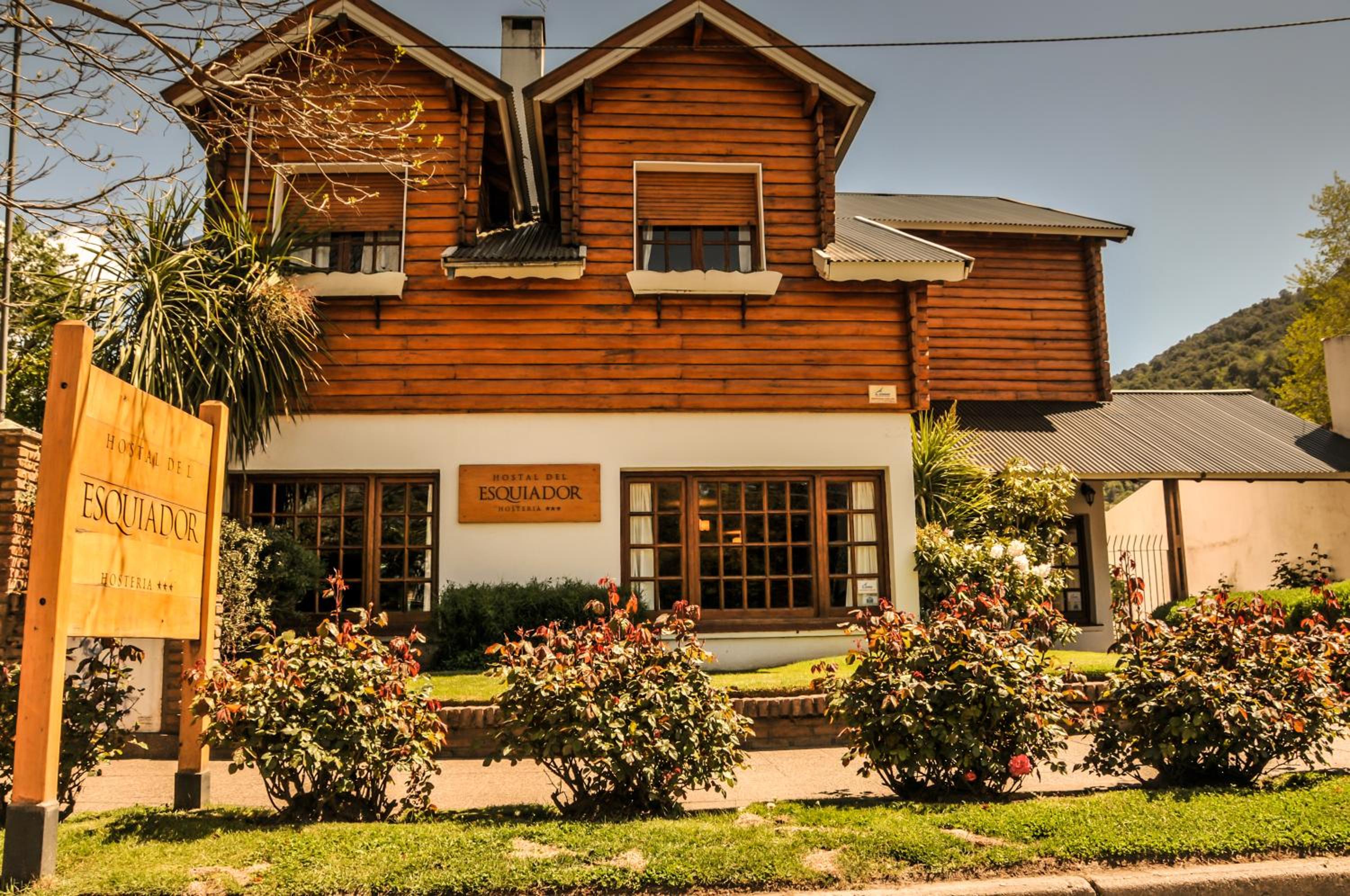 Hotel Hosteria Hostal del Esquiador - Image 1