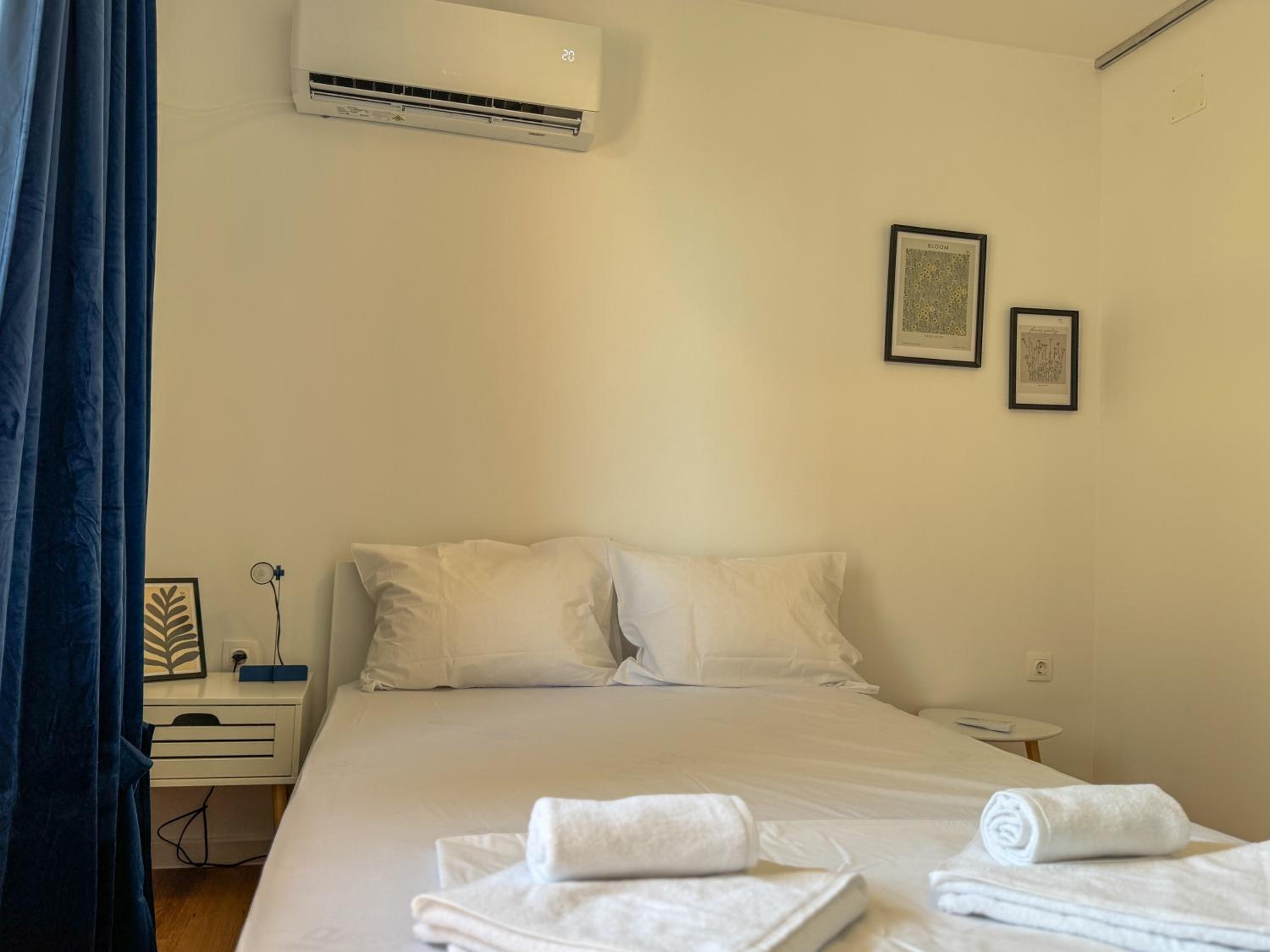 1BR Apartment with a Designated Workspace, Free Street Parking and Free Gym Pass