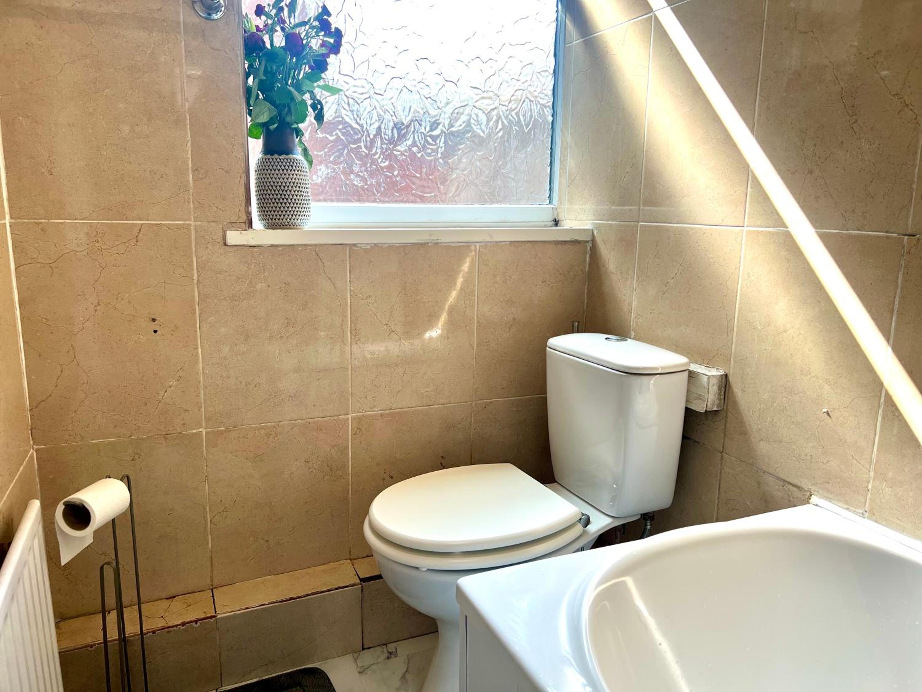 Contractors!, Available in June, 2BR Flat, Free Parking, Fast WIFI