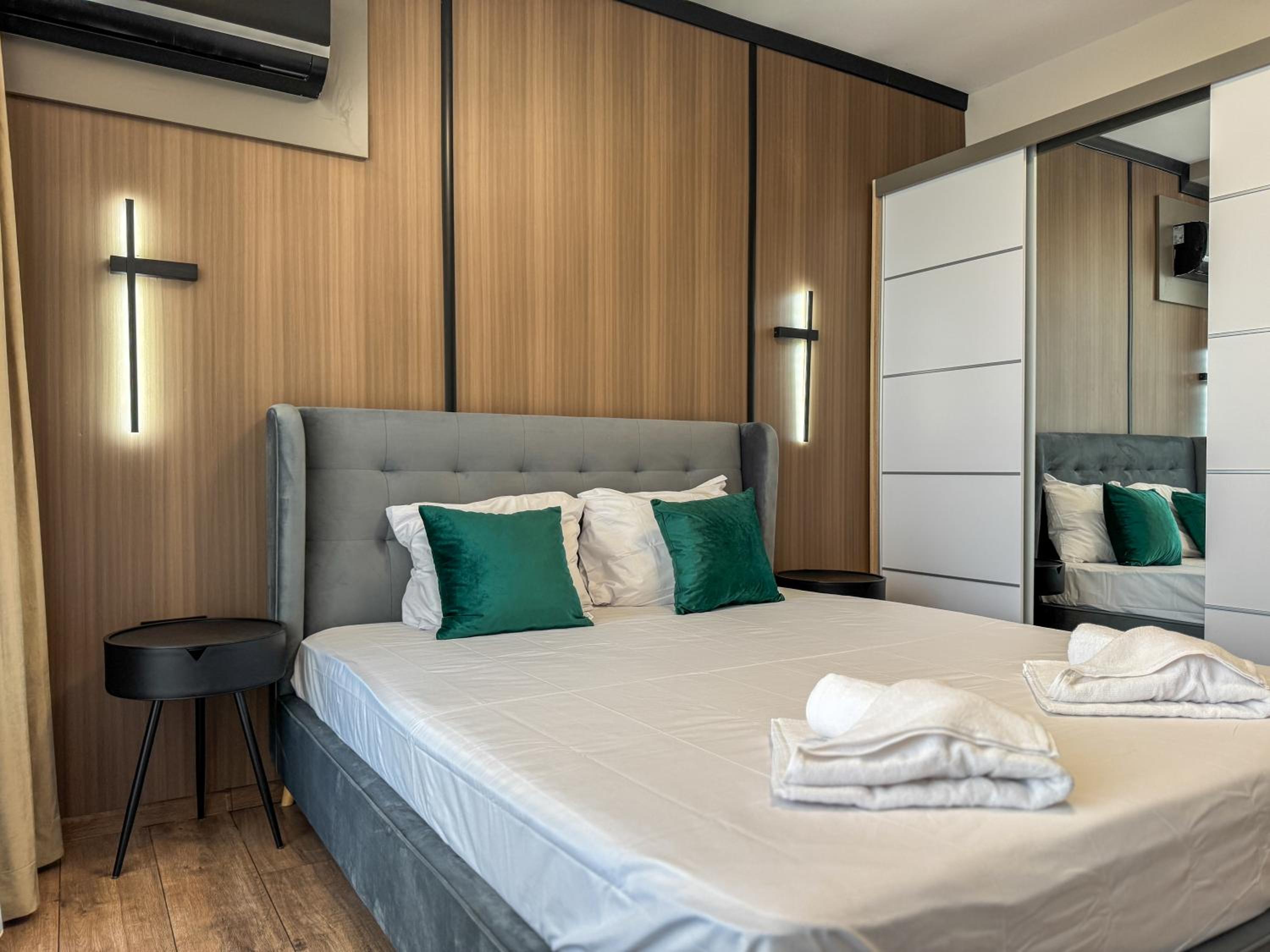 1BR Modern Apartment 6mins to City Centre with FREE Street Parking and Gym Pass