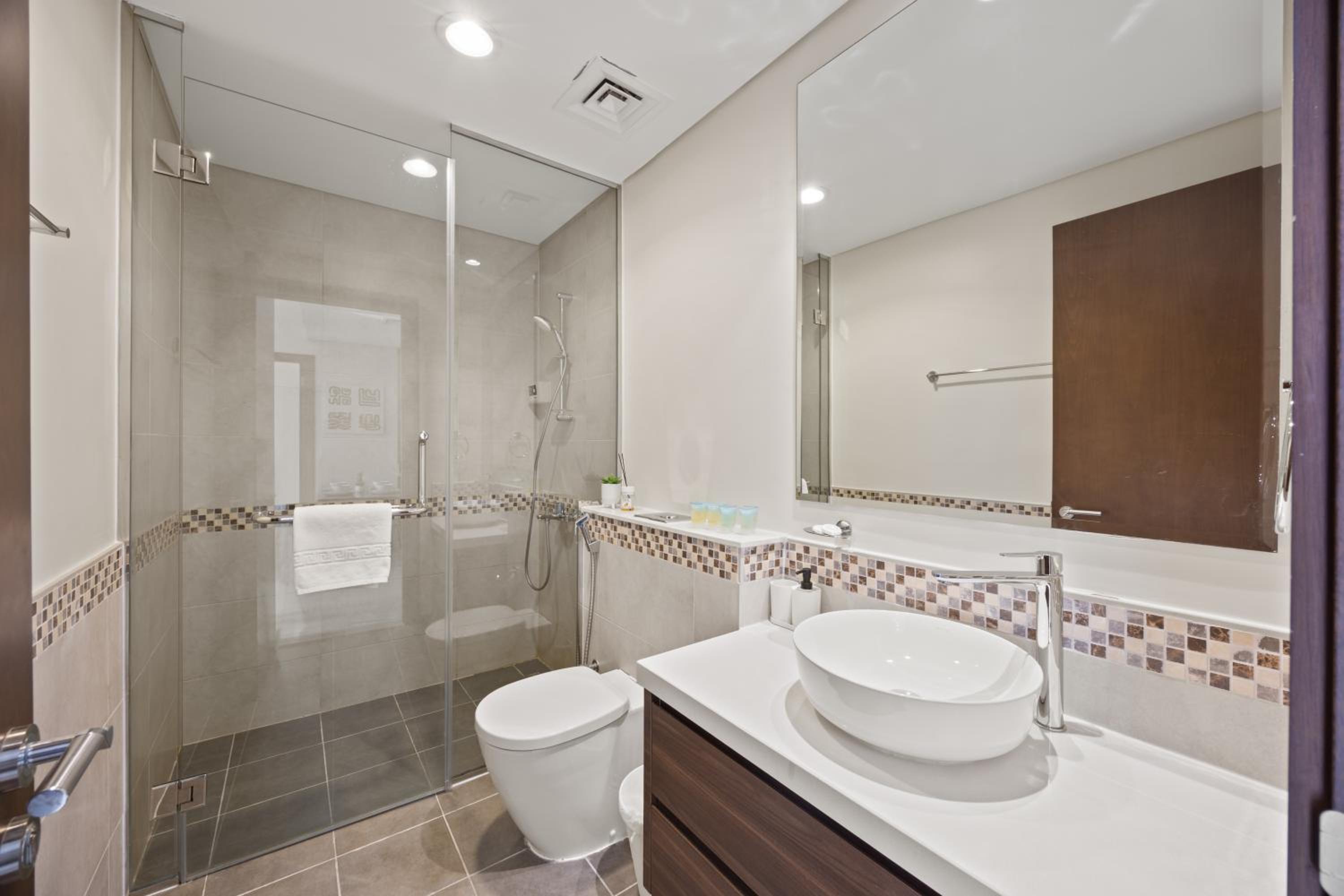 Burj khalifa and Canal views - Luxury Apartments for Rent in Dubai Business Bay