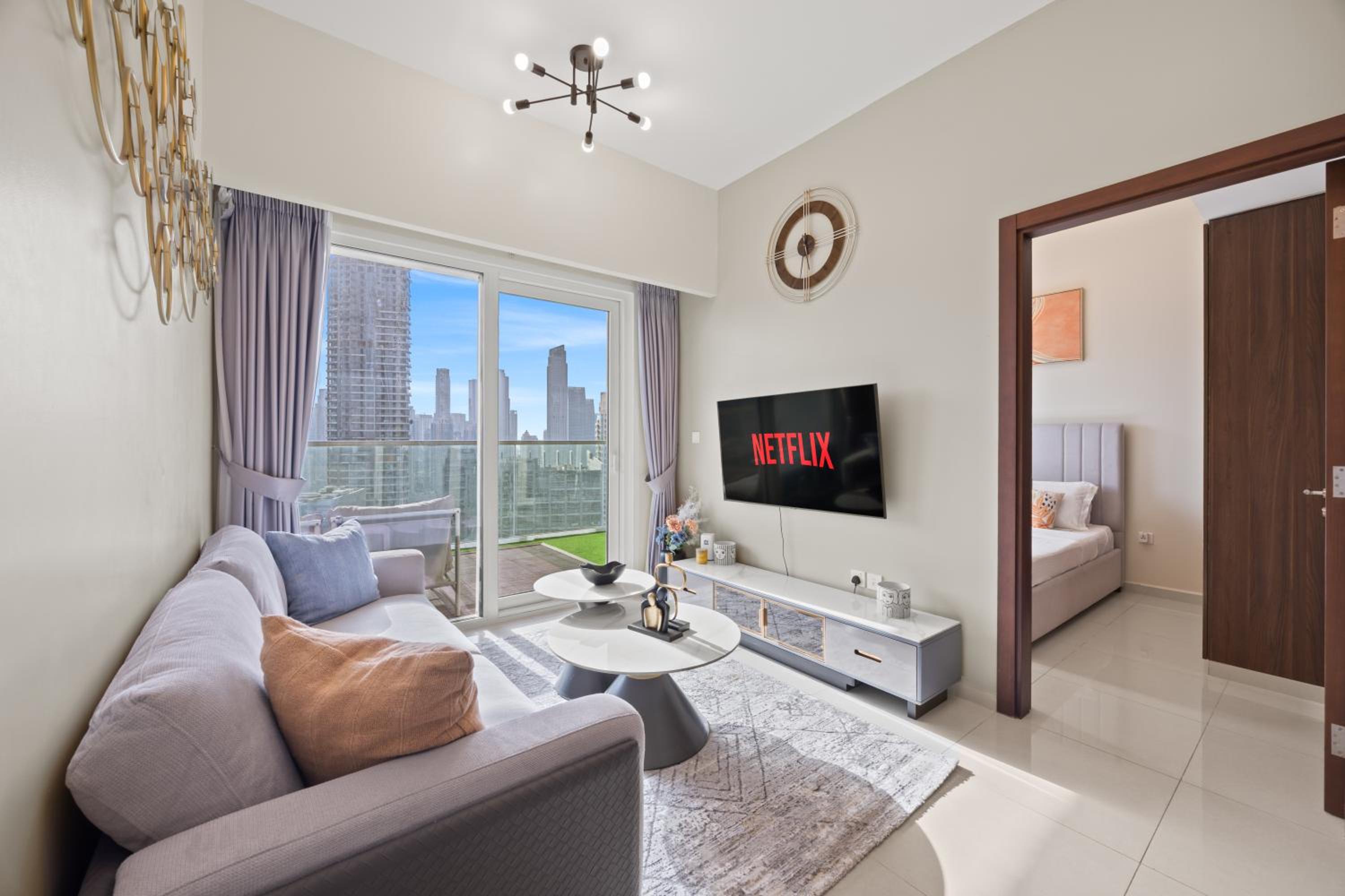 Burj khalifa and Canal views - Luxury Apartments for Rent in Dubai Business Bay