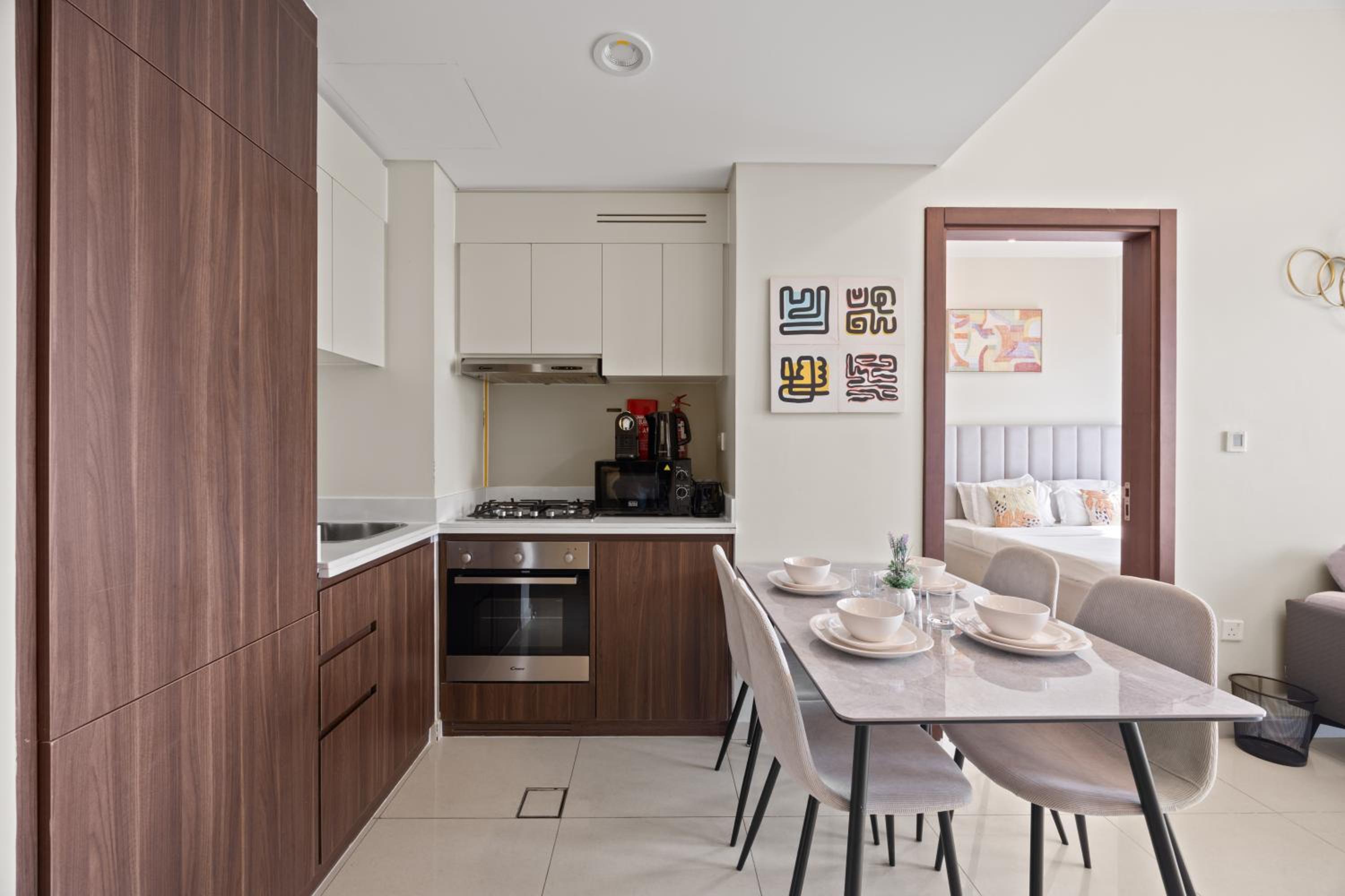 Burj khalifa and Canal views - Luxury Apartments for Rent in Dubai Business Bay