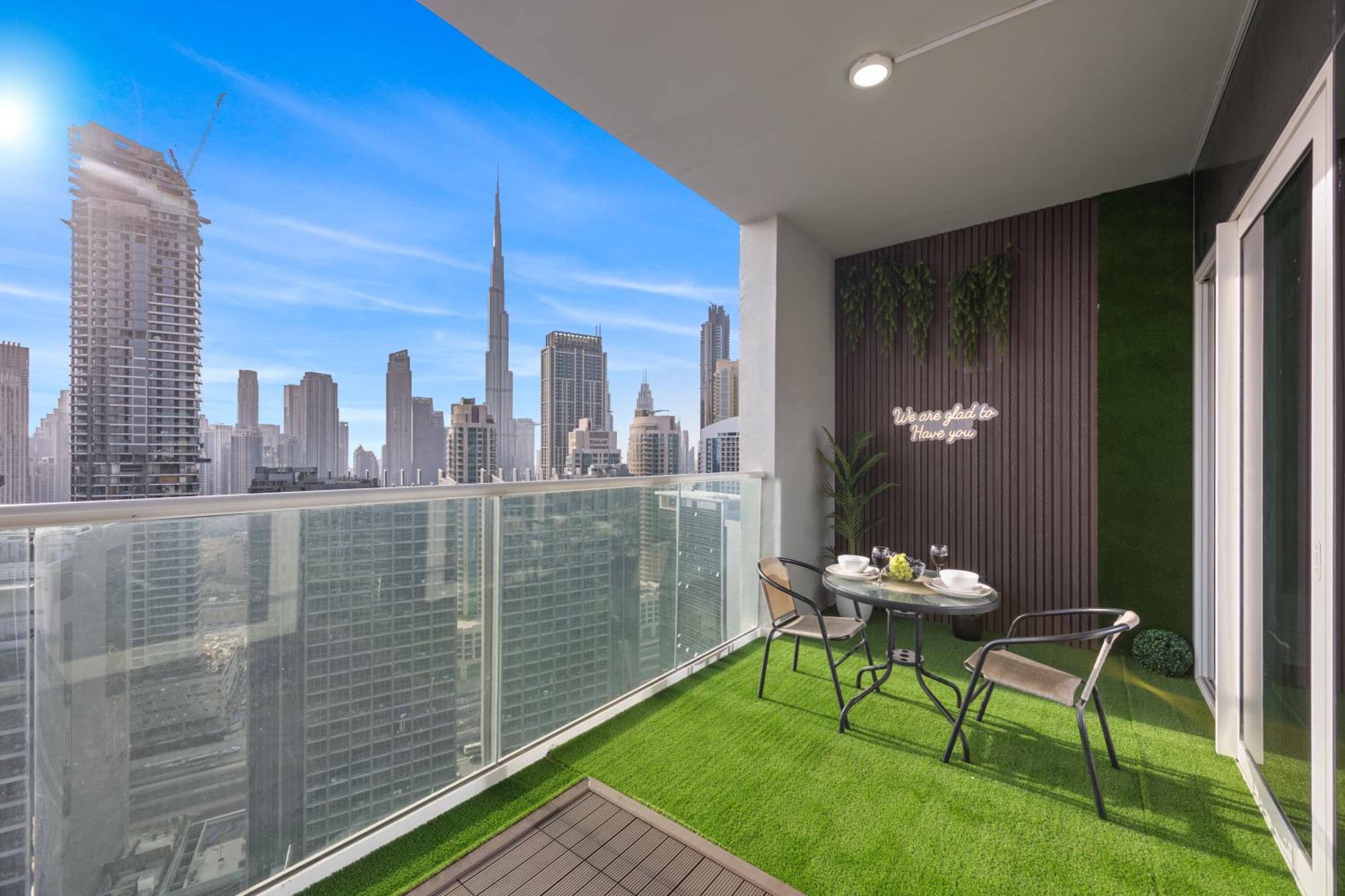 Burj khalifa and Canal views - Luxury Apartments for Rent in Dubai Business Bay