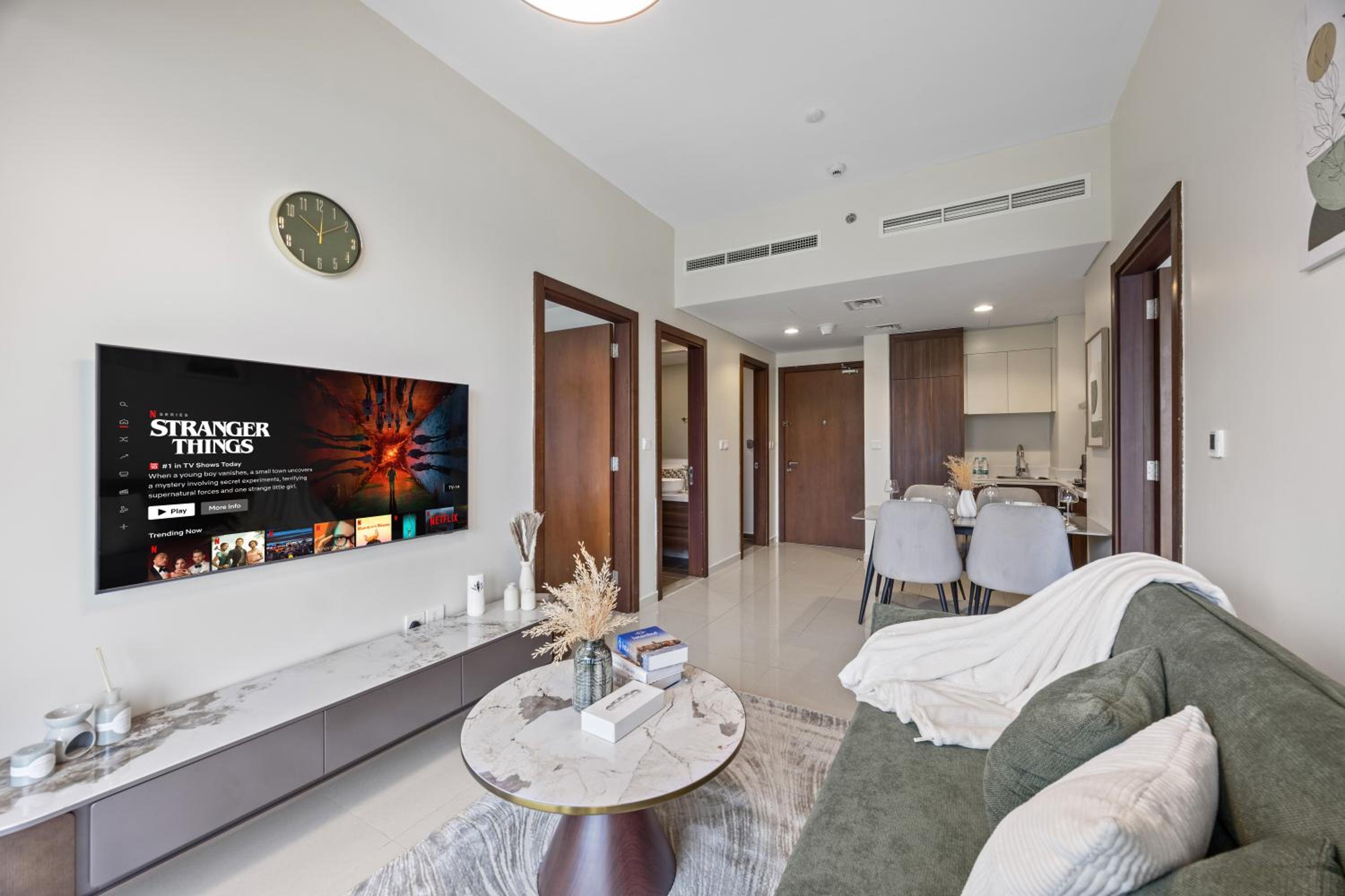 Burj khalifa and Canal views - Luxury Apartments for Rent in Dubai Business Bay