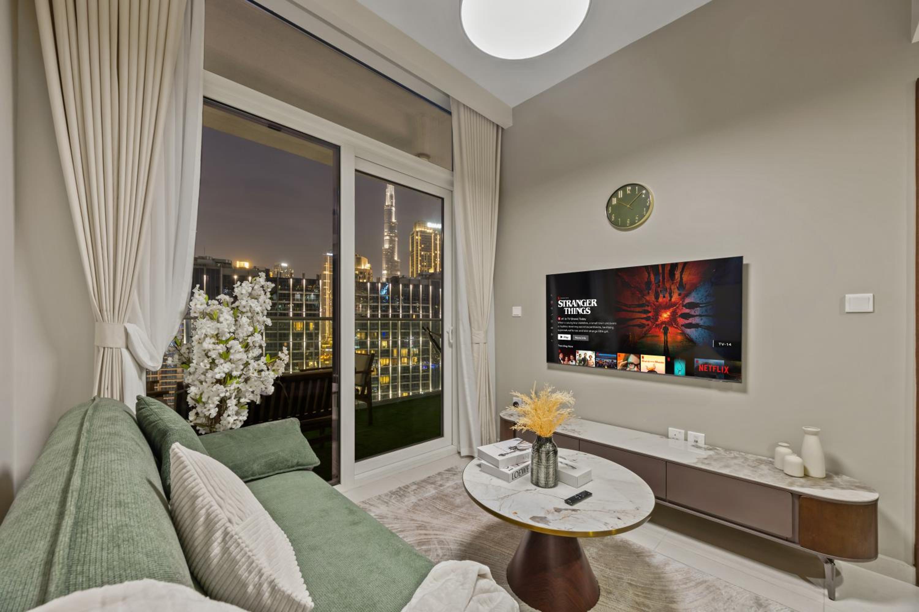 Burj khalifa and Canal views - Luxury Apartments for Rent in Dubai Business Bay