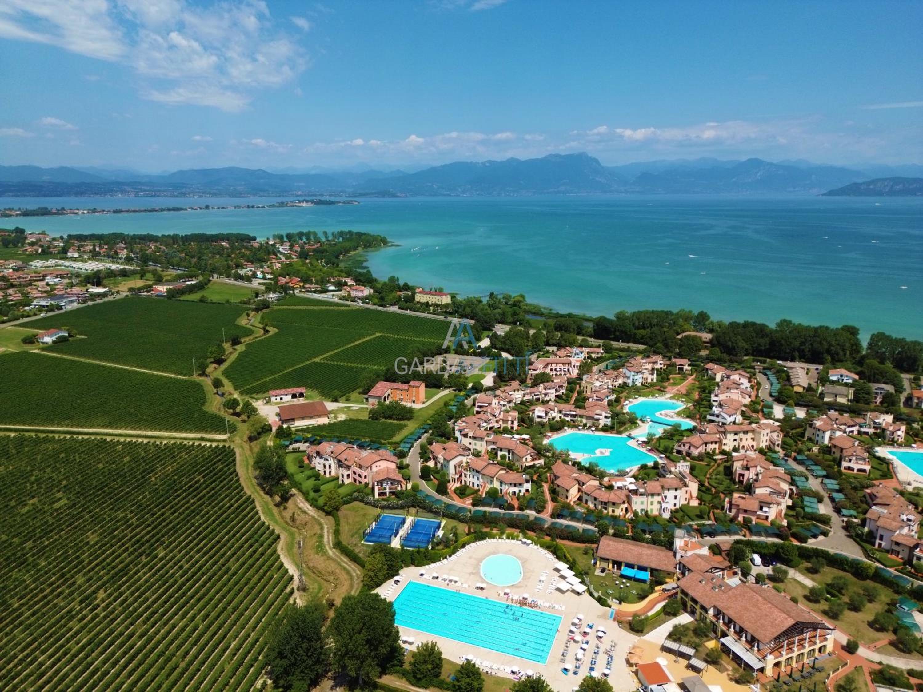 Resort Apartment - Borgo esclusivo con Piscine e Campi sportivi