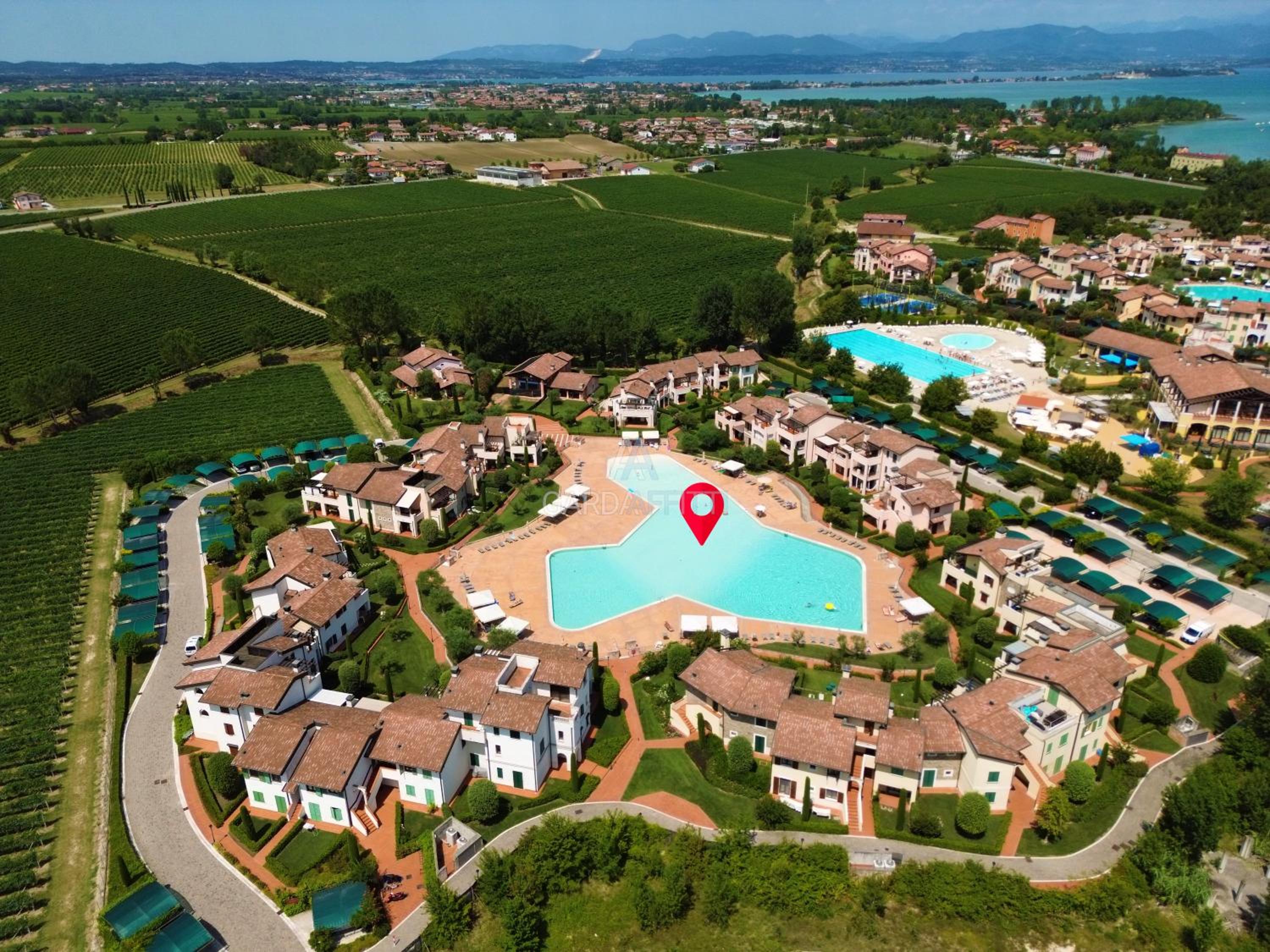 Resort Apartment - Borgo esclusivo con Piscine e Campi sportivi