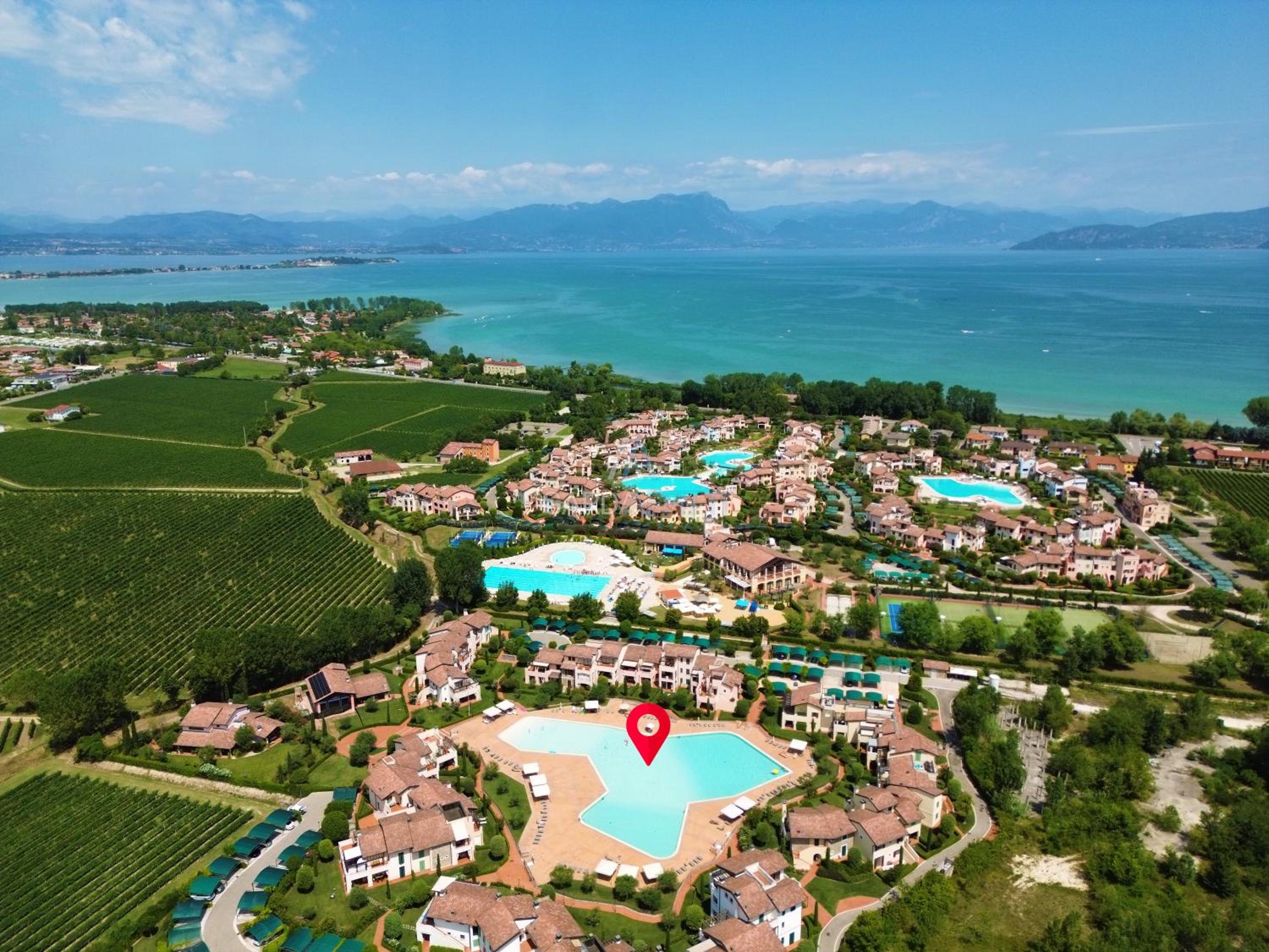Resort Apartment - Borgo esclusivo con Piscine e Campi sportivi