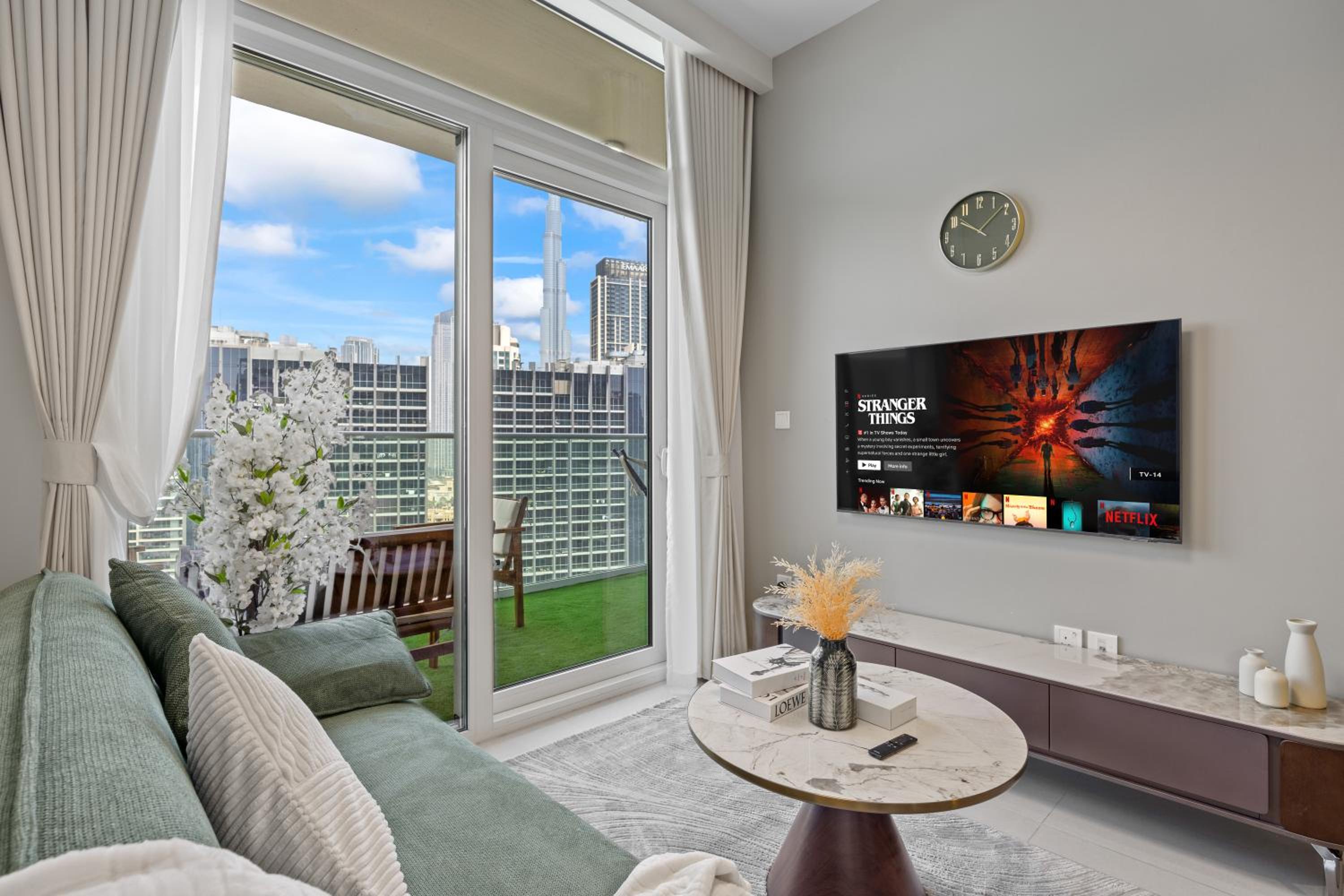 Burj khalifa and Canal views - Luxury Apartments for Rent in Dubai Business Bay