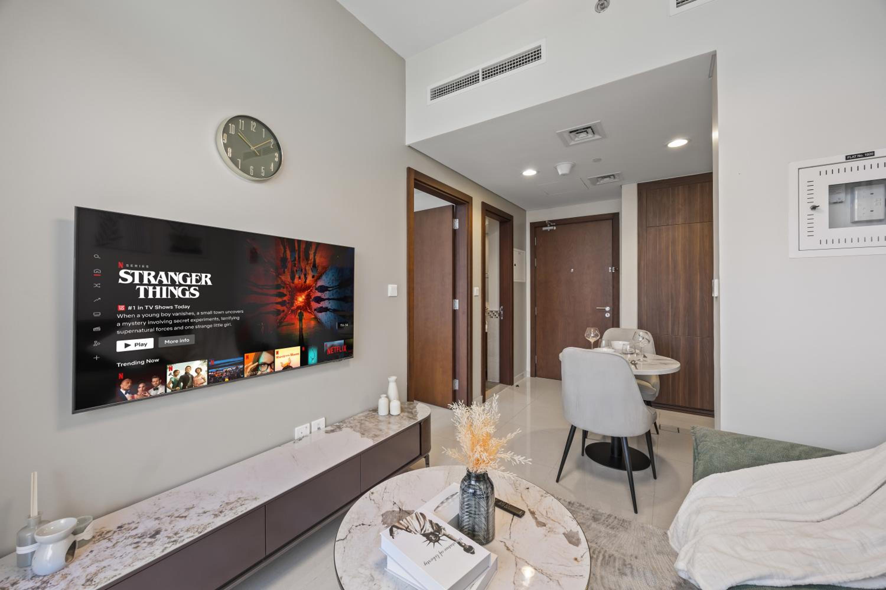 Burj khalifa and Canal views - Luxury Apartments for Rent in Dubai Business Bay
