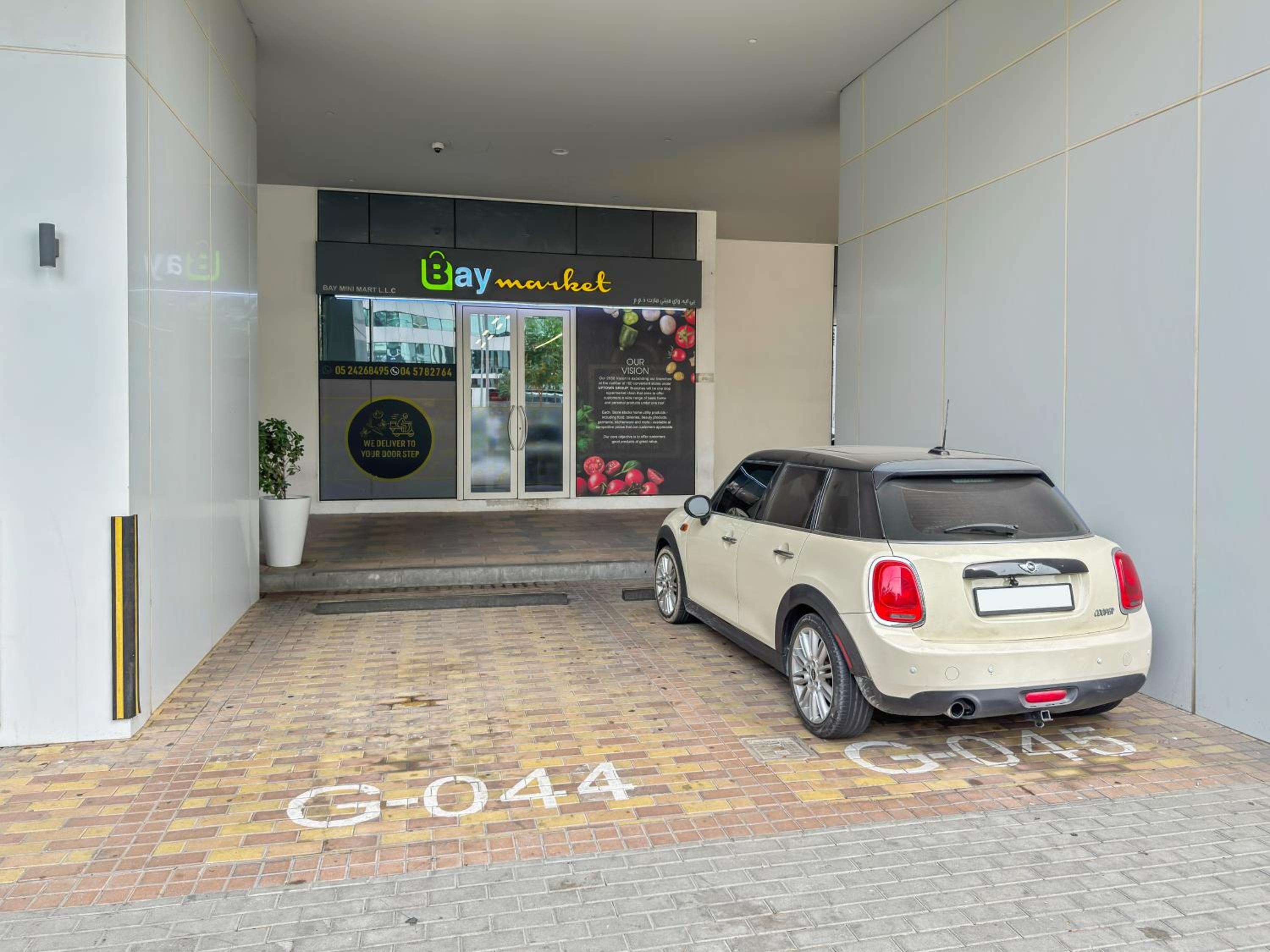 Burj khalifa and Canal views - Luxury Apartments for Rent in Dubai Business Bay