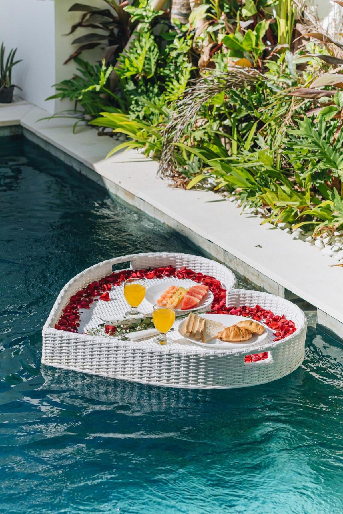 Tropical 2BR Private Pool Villa in Bingin