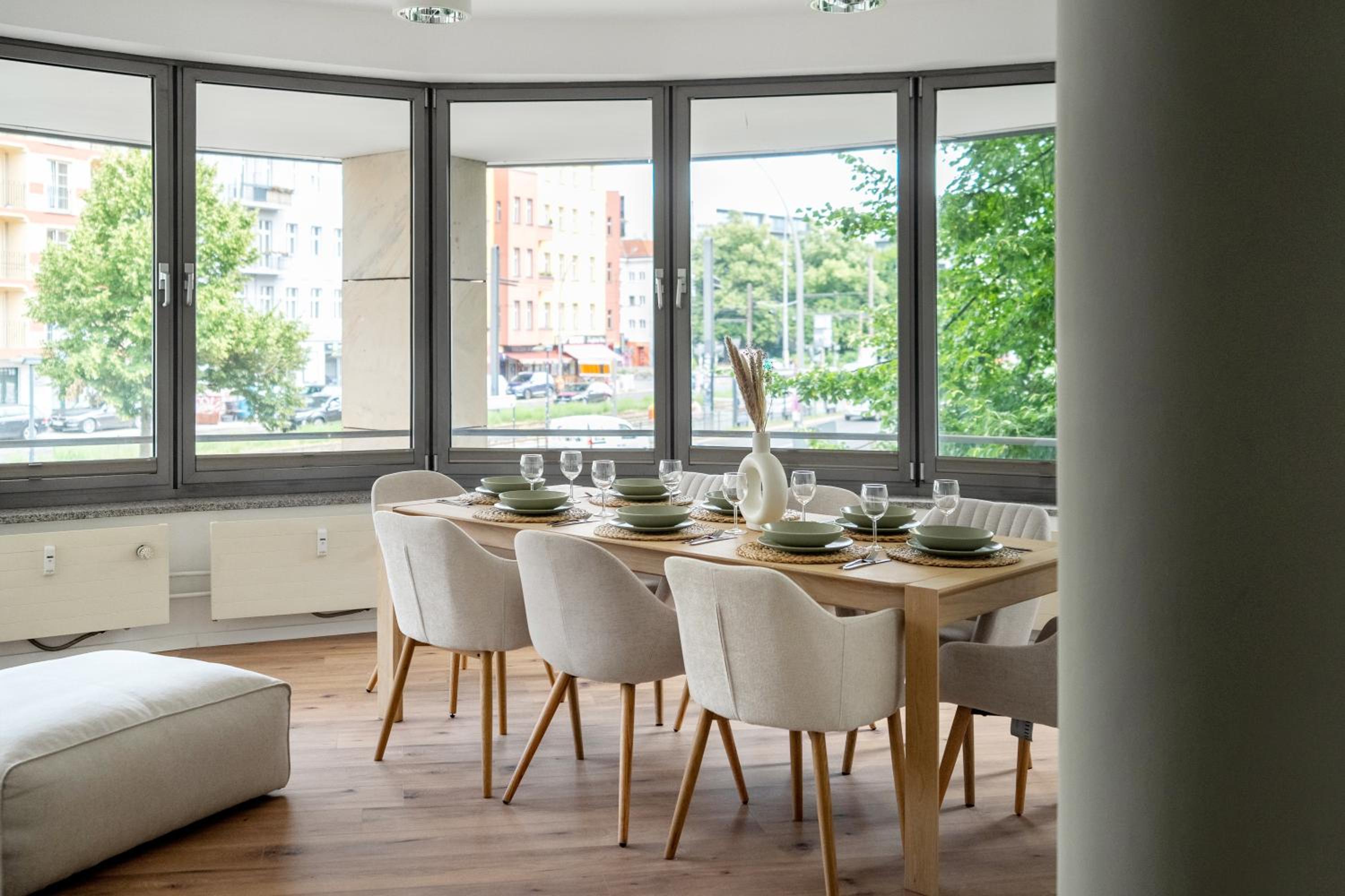 Bright & Spacious Berlin Home