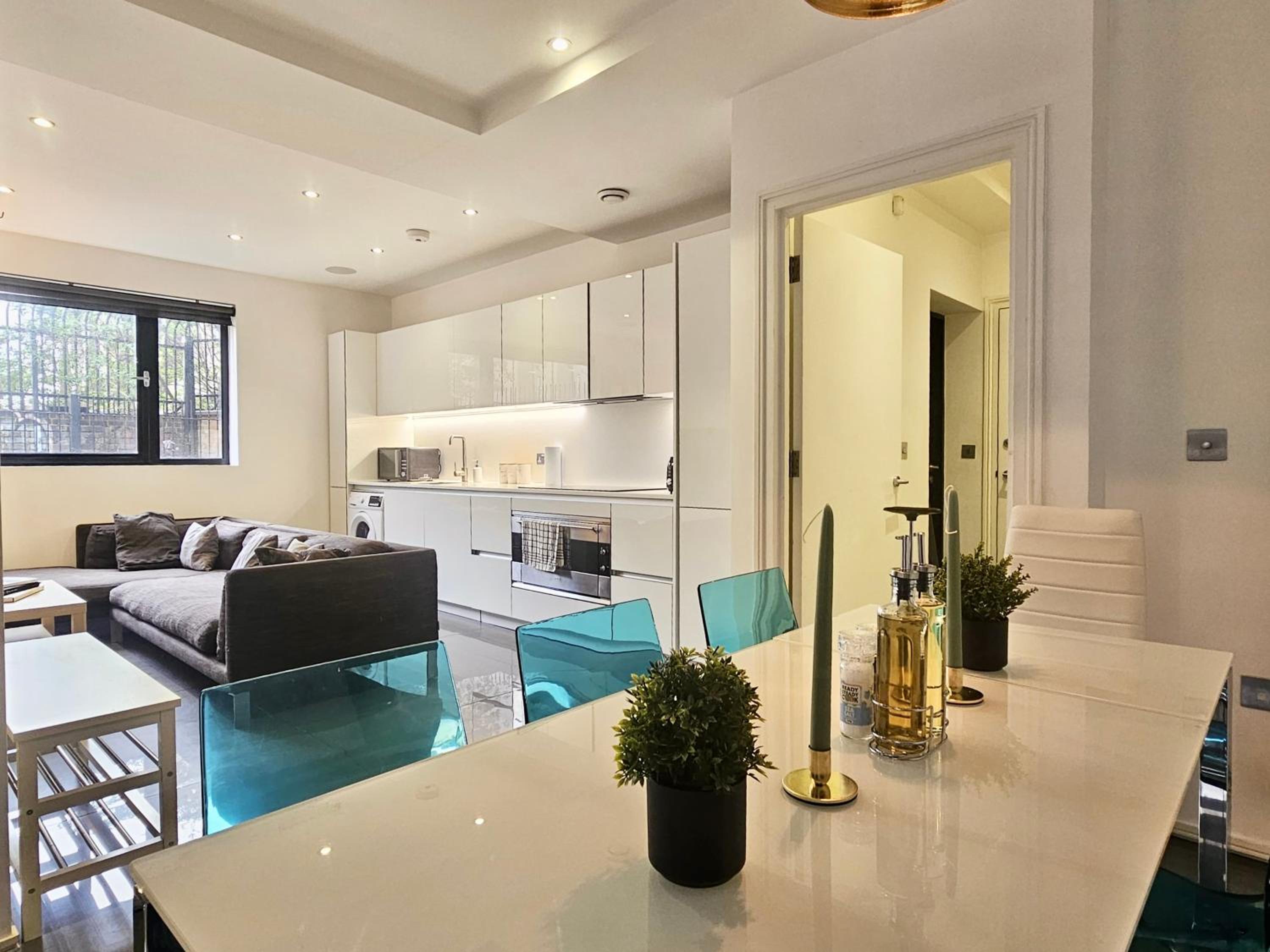 Shoreditch 4 bedroom apartment in Brick Lane