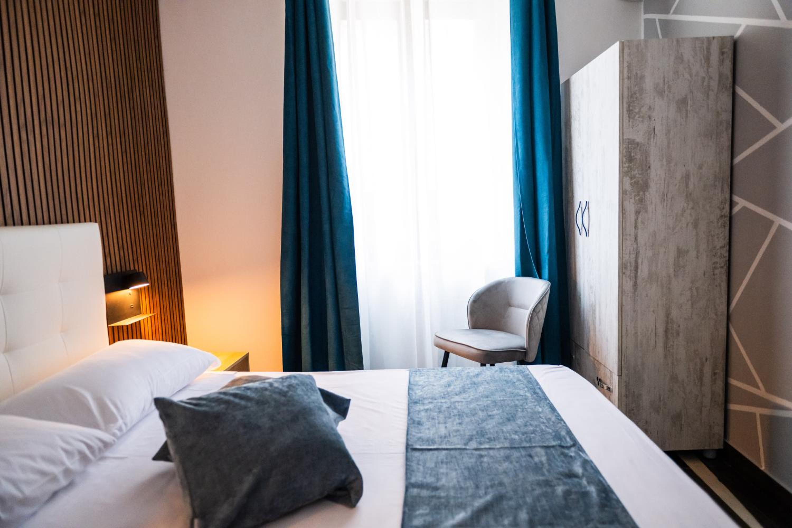 Napoli Central Stay