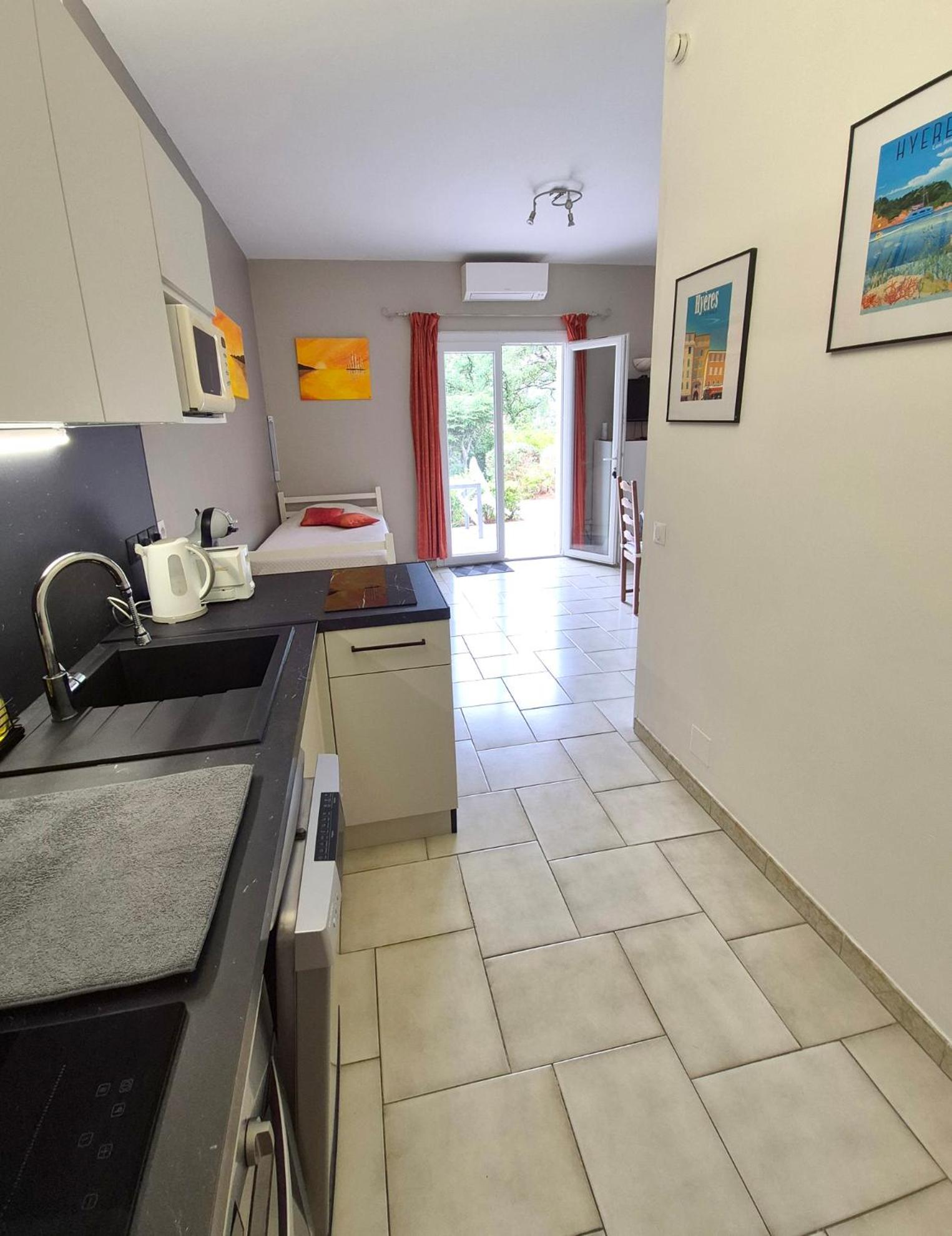 APPARTEMENTS DANS VILLA EN REZ DE JARDIN, photo 27