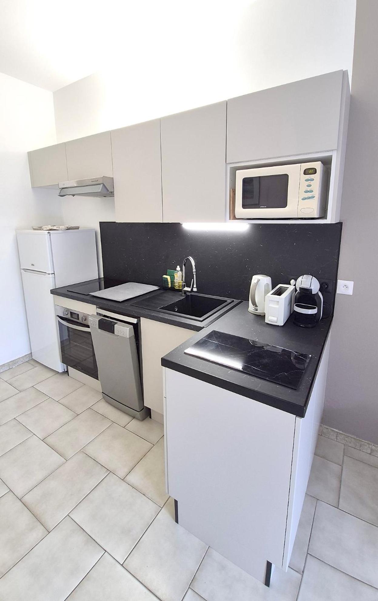 APPARTEMENTS DANS VILLA EN REZ DE JARDIN, photo 9