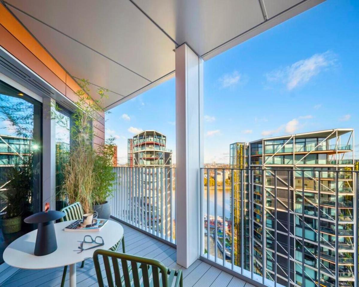 Luxury Penthouse 2Bed 2Bath 2Balcony London Eye & River Views with GYM & AC & Incredible Rooftop View
