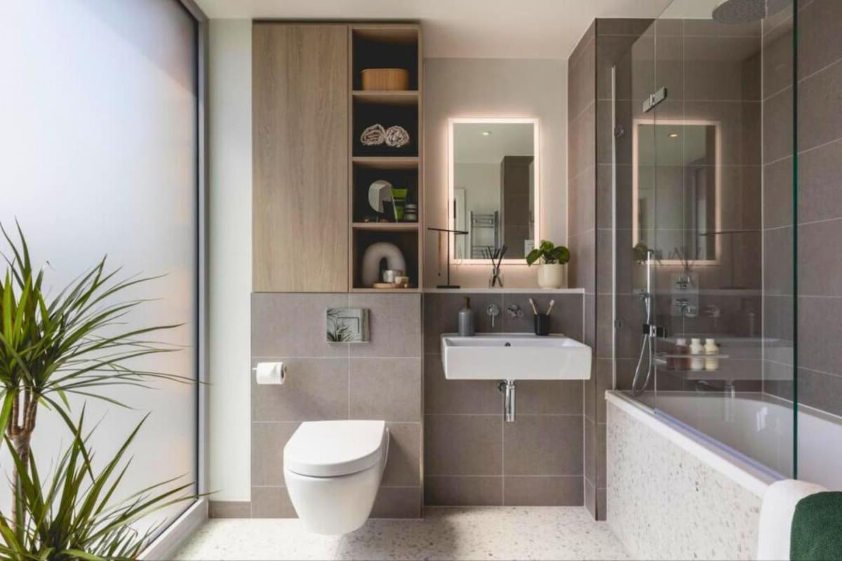 Luxury Penthouse 2Bed 2Bath 2Balcony London Eye & River Views with GYM & AC & Incredible Rooftop View