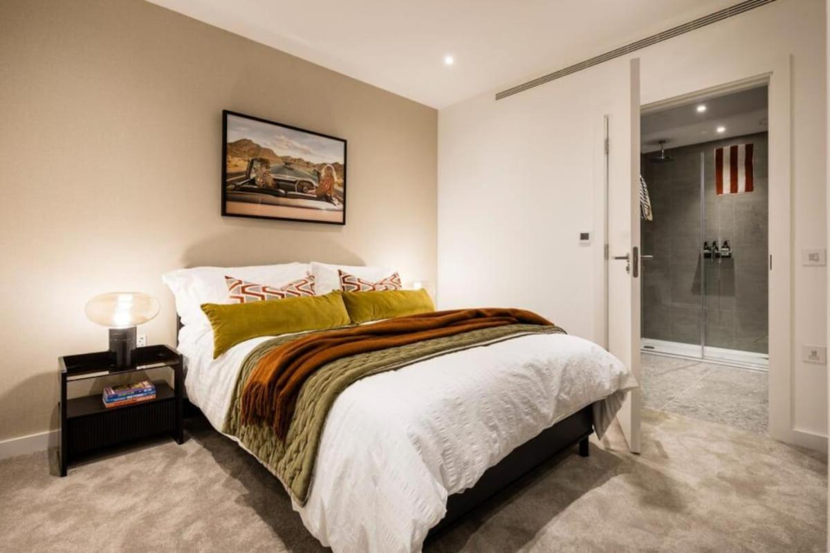 Luxury Penthouse 2Bed 2Bath 2Balcony London Eye & River Views with GYM & AC & Incredible Rooftop View