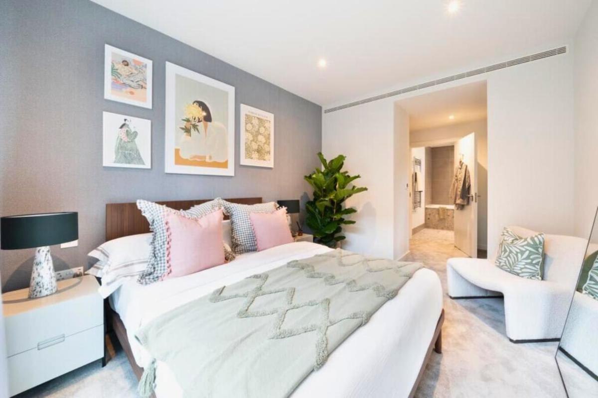 Luxury Penthouse 2Bed 2Bath 2Balcony London Eye & River Views with GYM & AC & Incredible Rooftop View