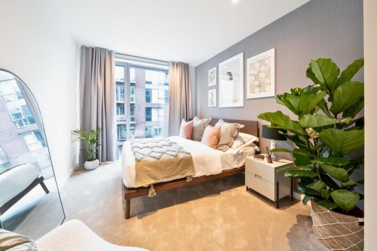Luxury Penthouse 2Bed 2Bath 2Balcony London Eye & River Views with GYM & AC & Incredible Rooftop View