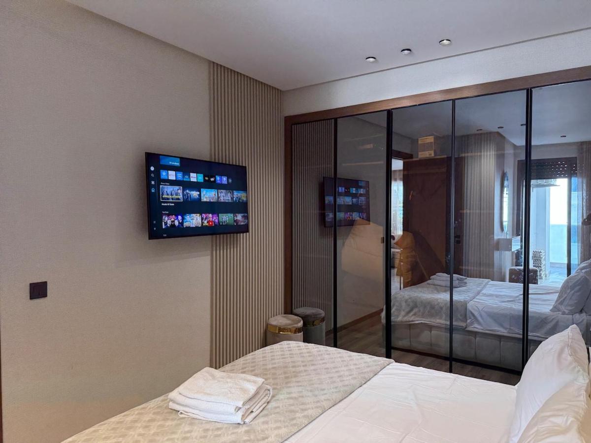 Stylish Apartment with a seaview 9