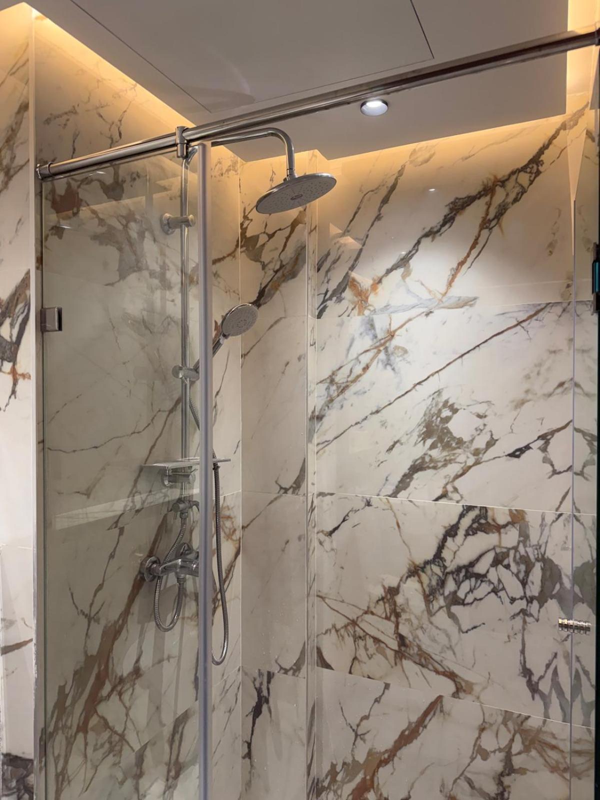 Stylish Apartment with a seaview 9