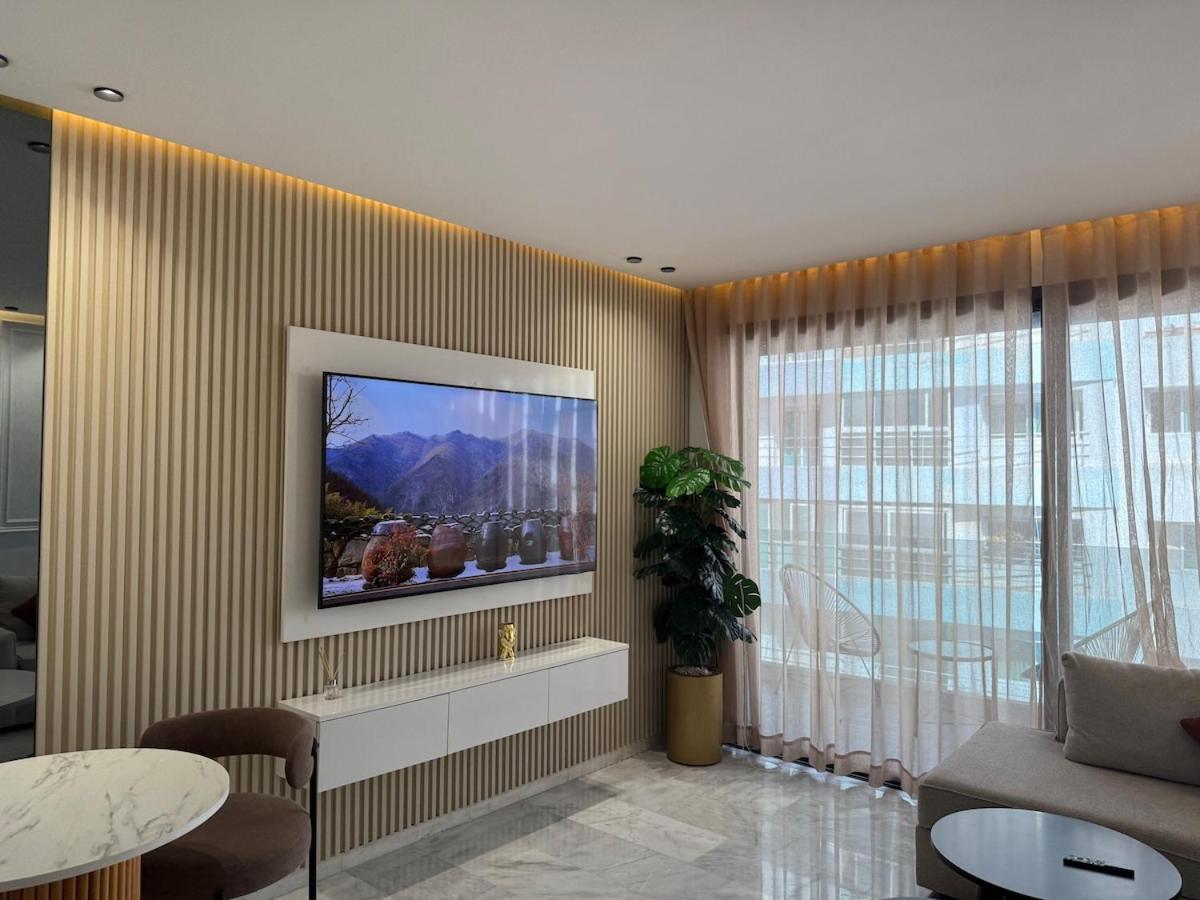 Stylish Apartment with a seaview 9