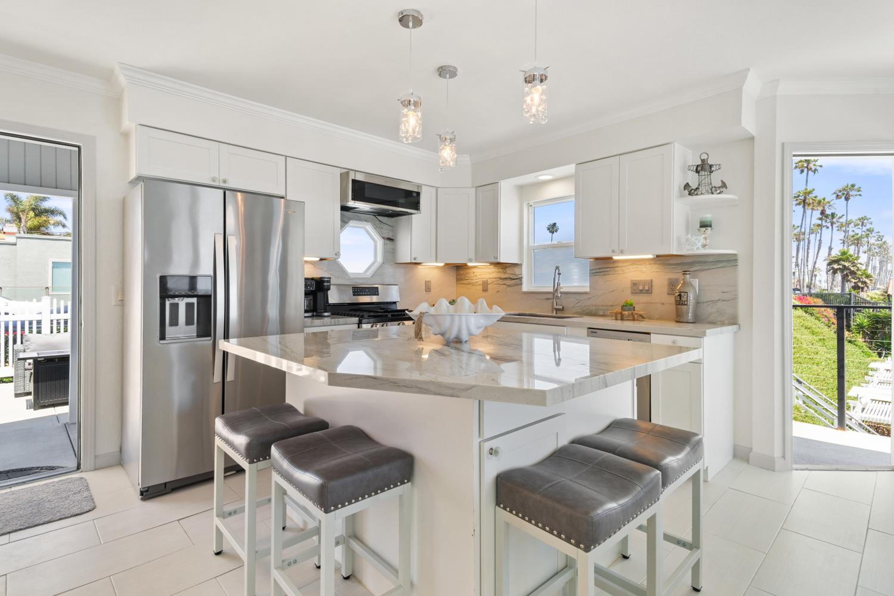 Luxury Oceanfront steps to Beach & Town, Best views!
