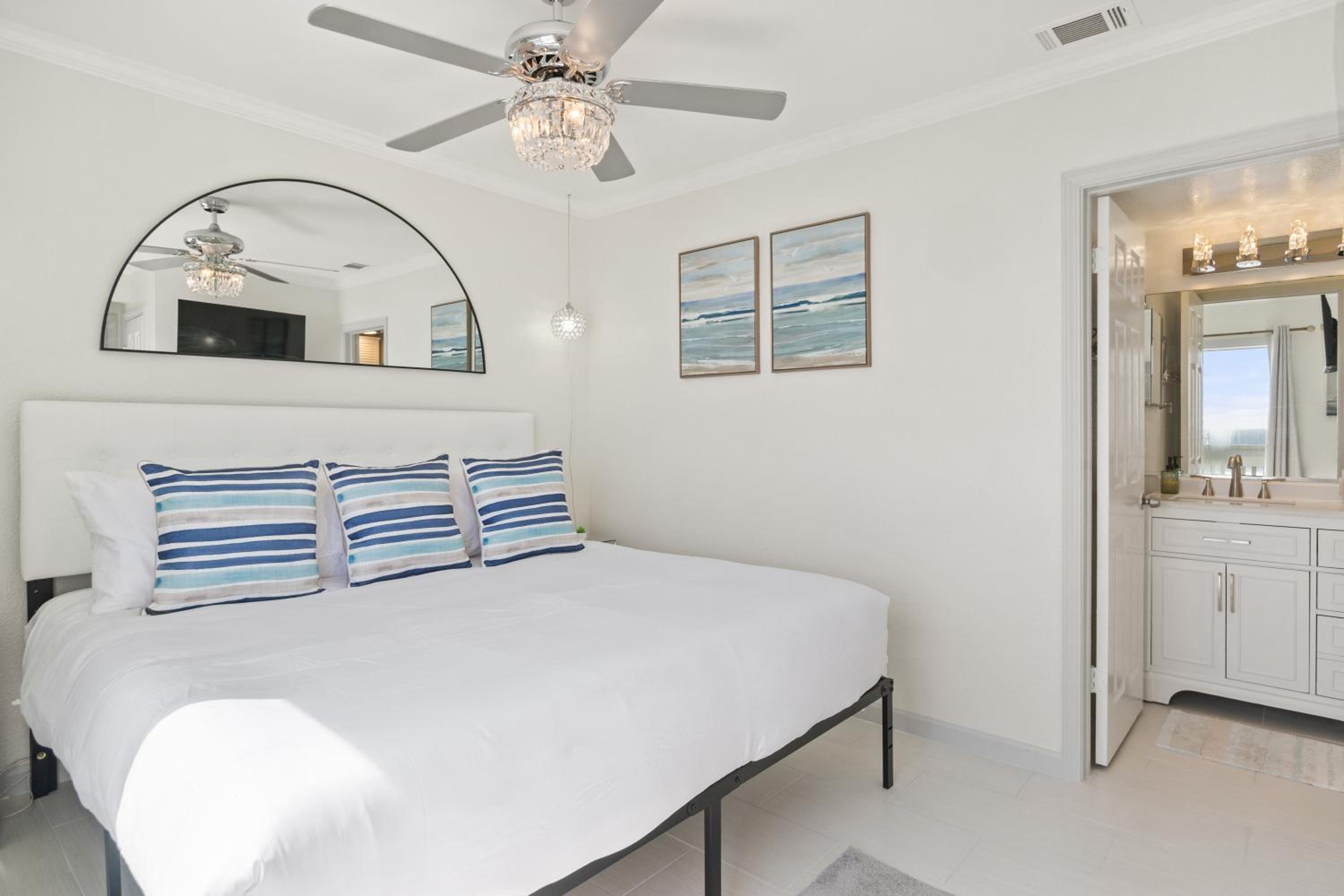 Luxury Oceanfront steps to Beach & Town, Best views!