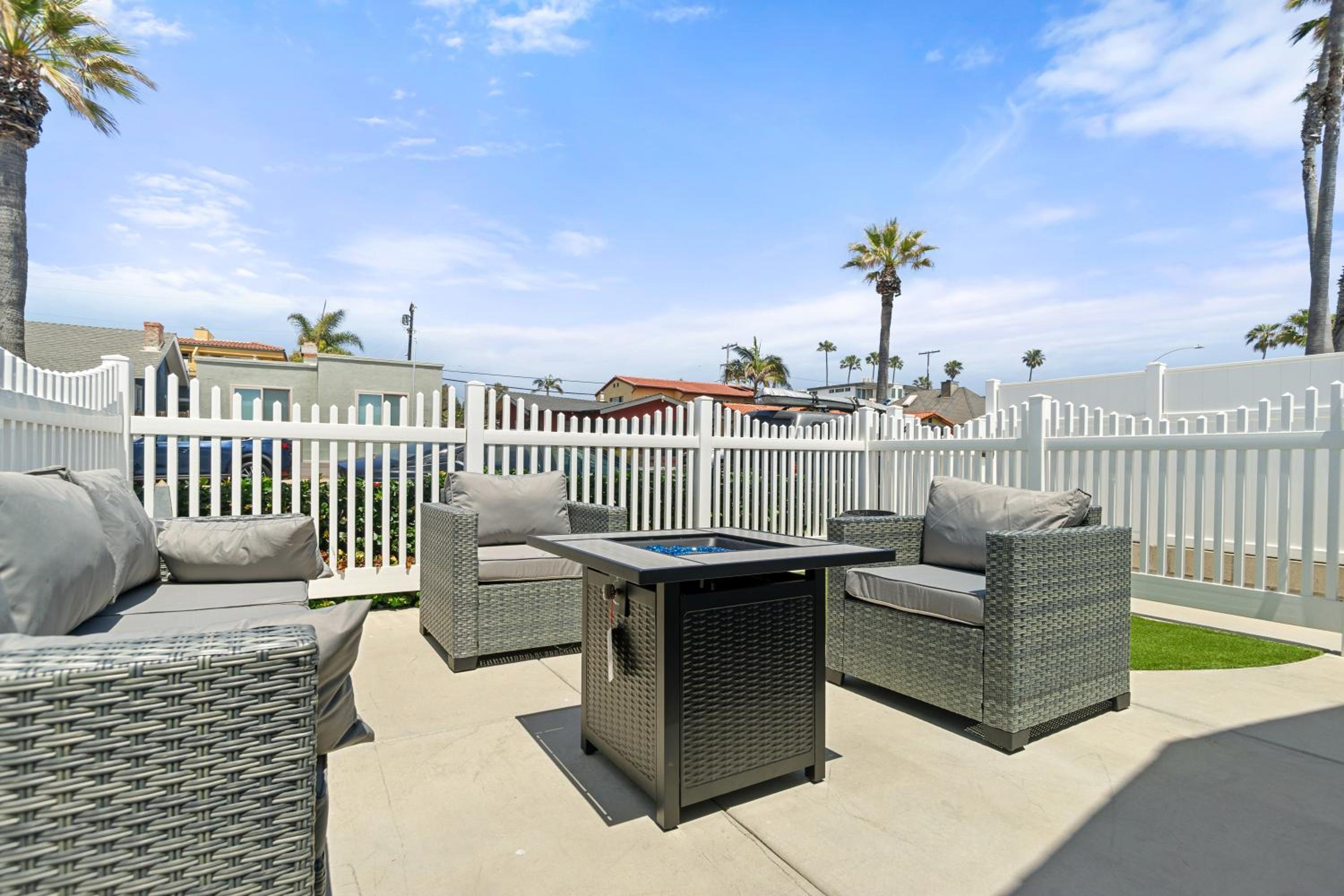 Luxury Oceanfront steps to Beach & Town, Best views!