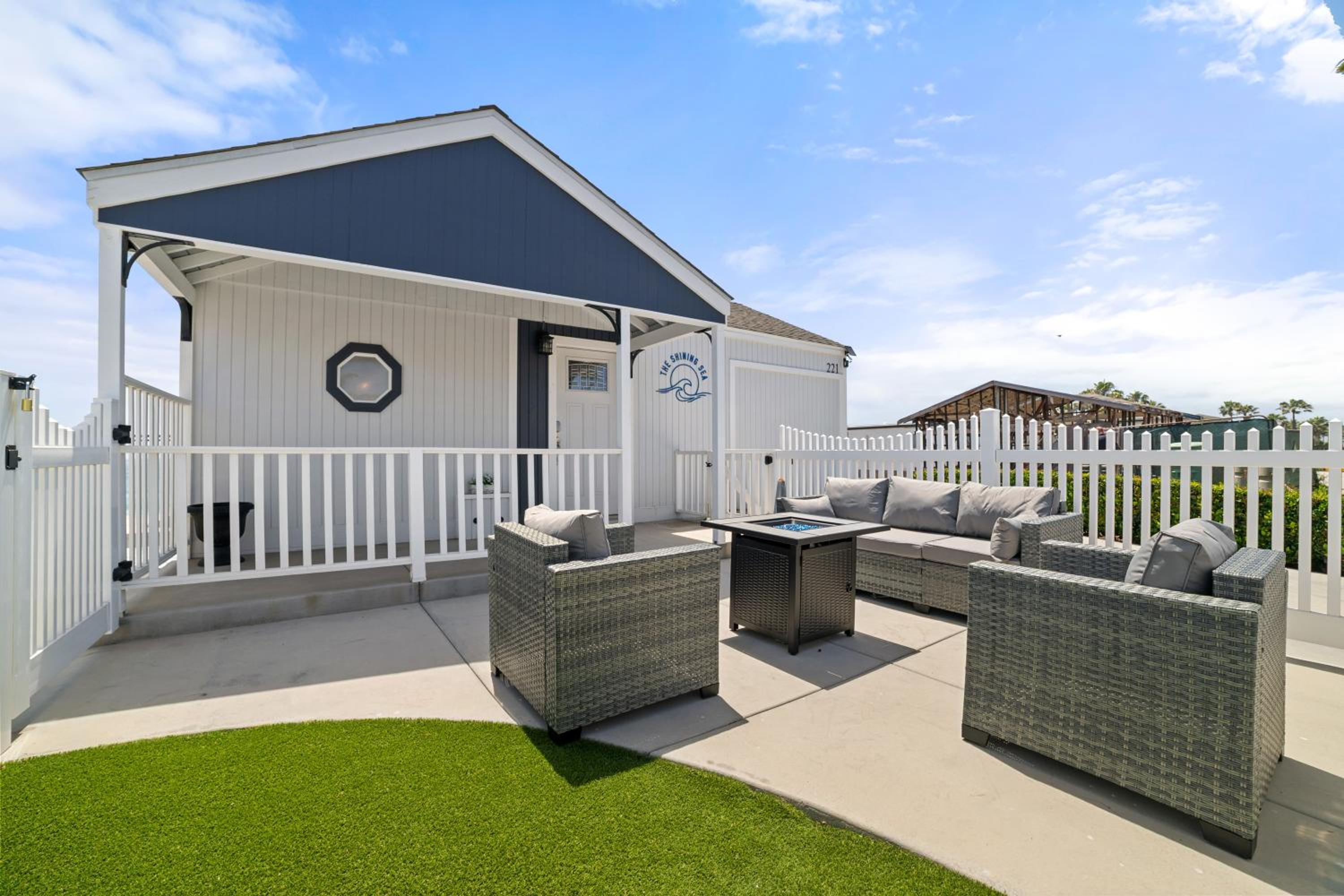 Luxury Oceanfront steps to Beach & Town, Best views!