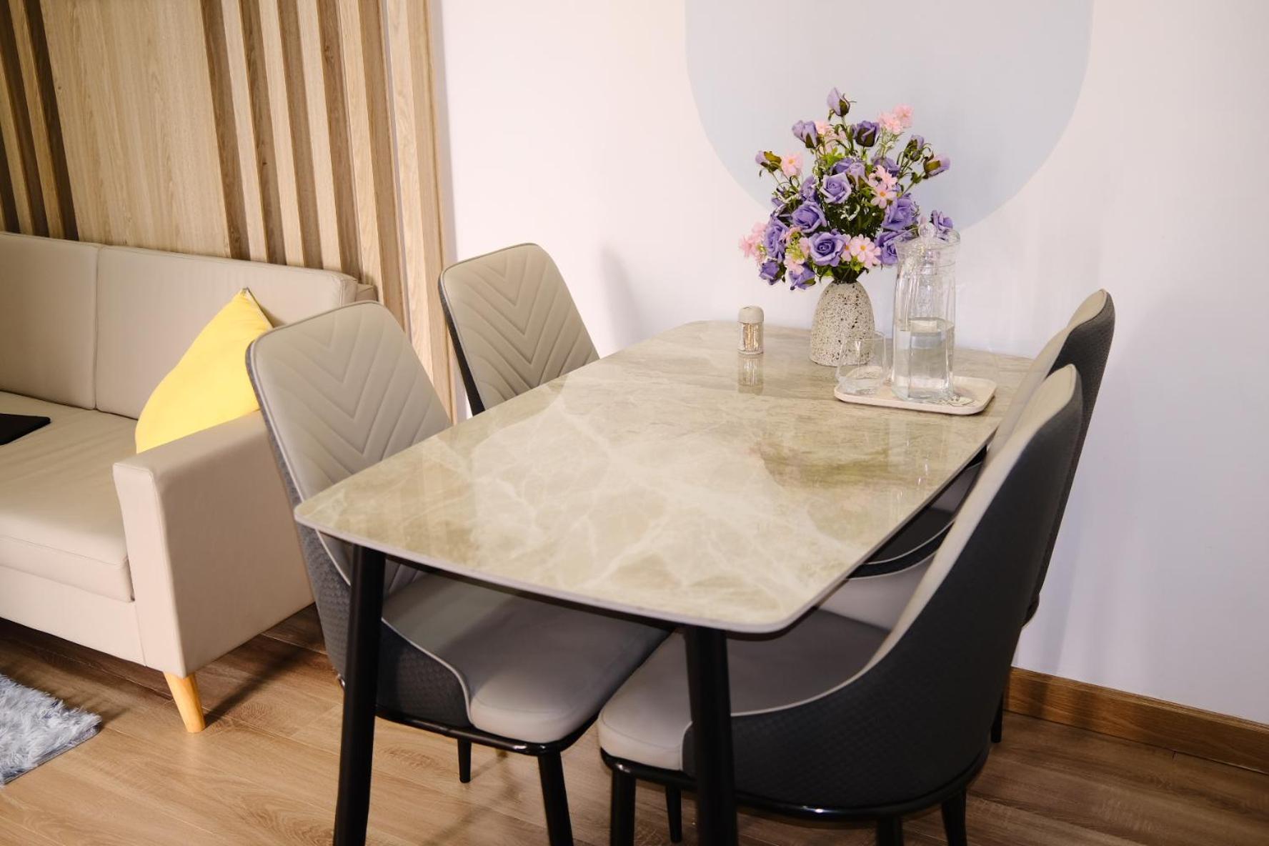 Dusk Corner Apartment in Nha Trang