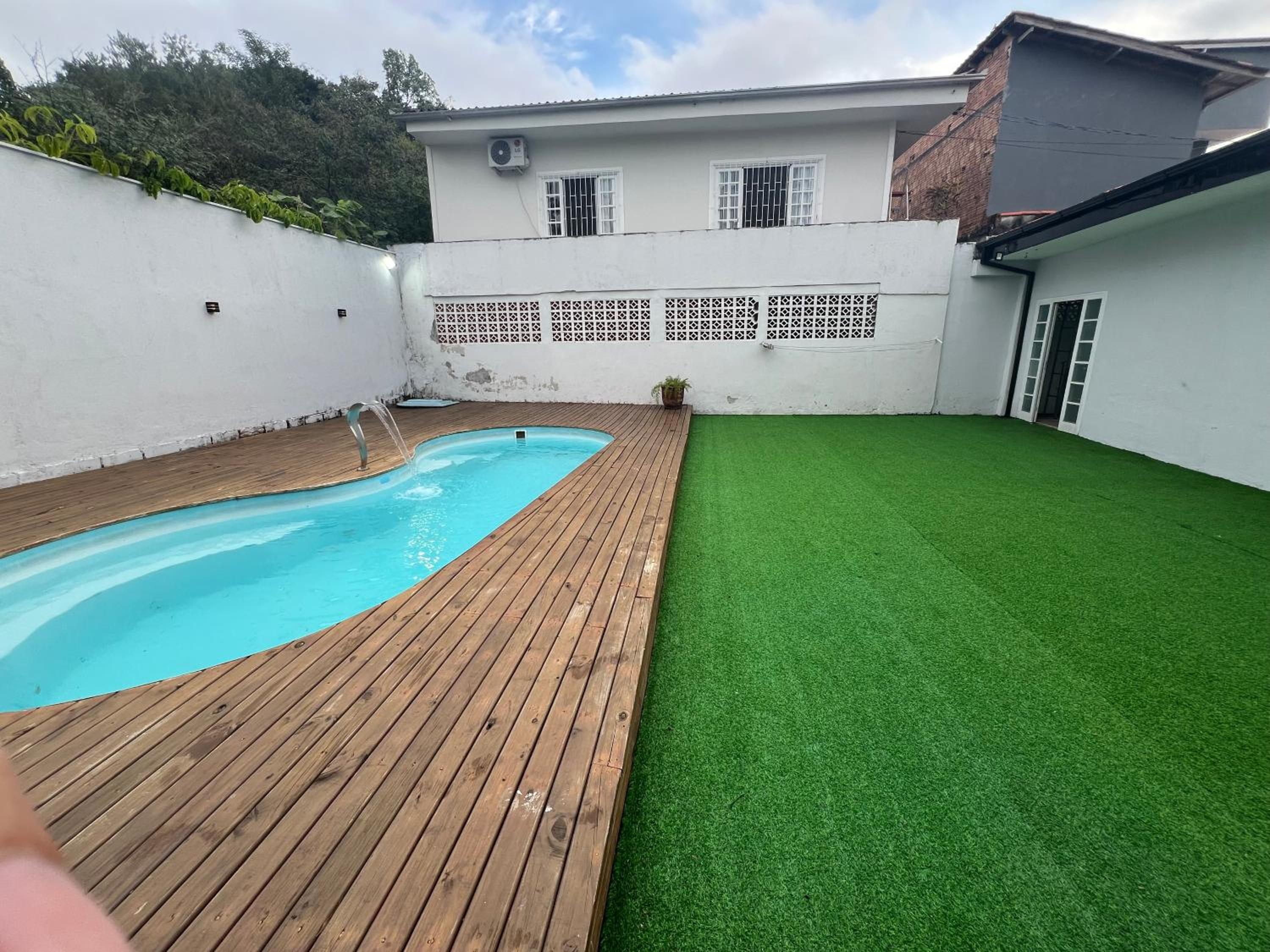 Casa com piscina na grande florianópolis