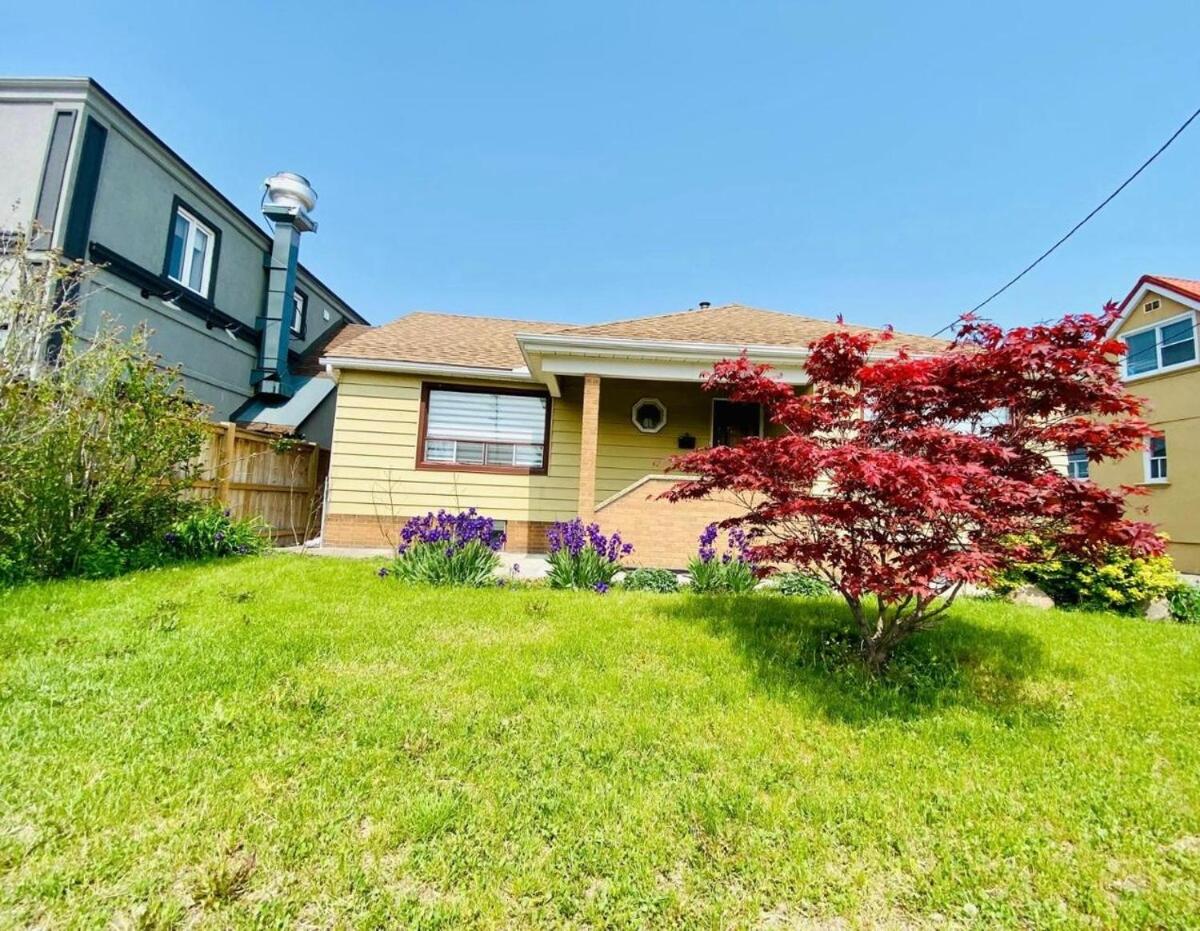Three Bedroom Spacious Bangalow with Free Parking, closer to commercial area and highways