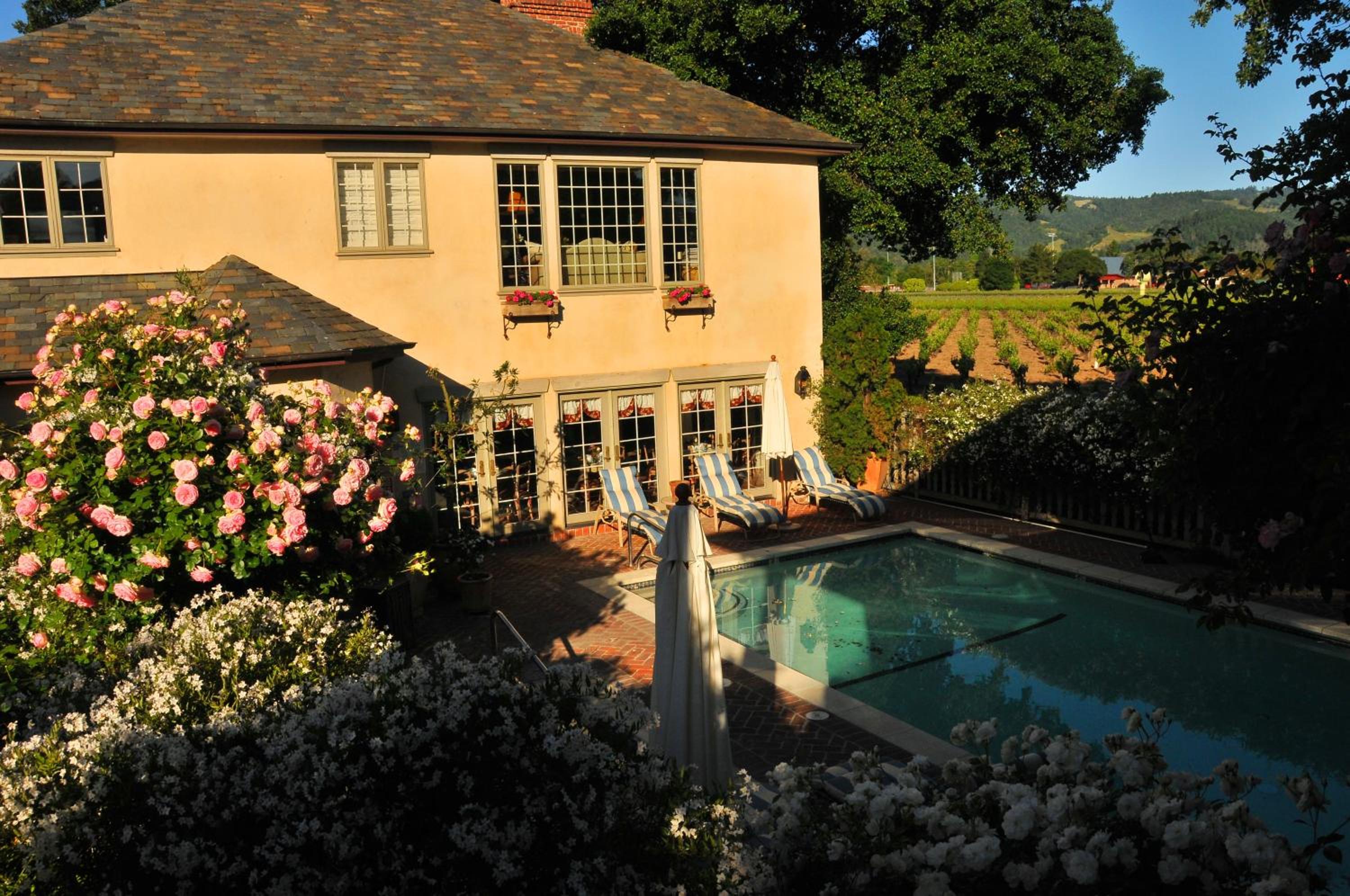 Napa Valley / Sonoma Vacations - Vineyard Country Inn - Property Image 1