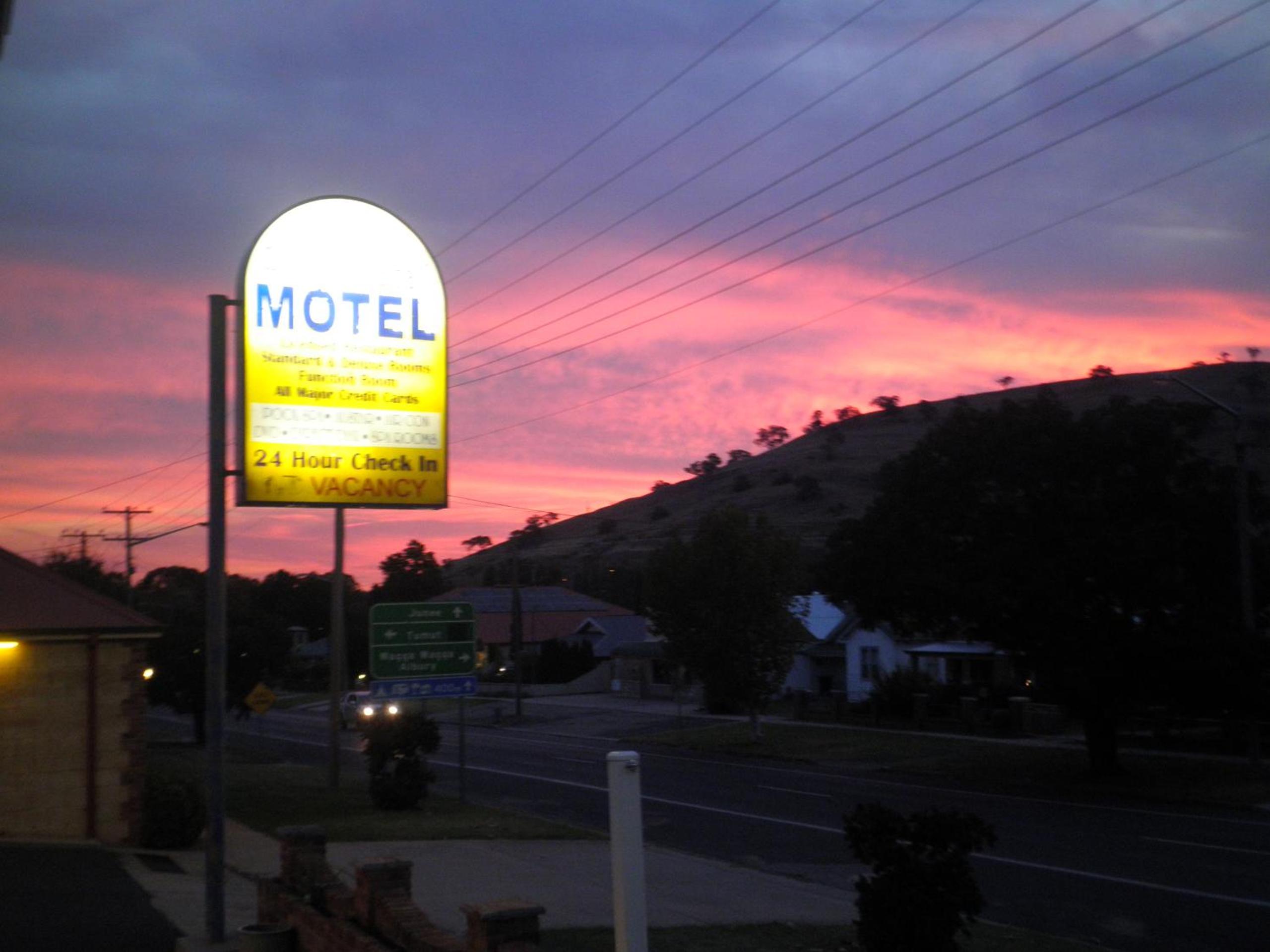Poet's Recall Motel