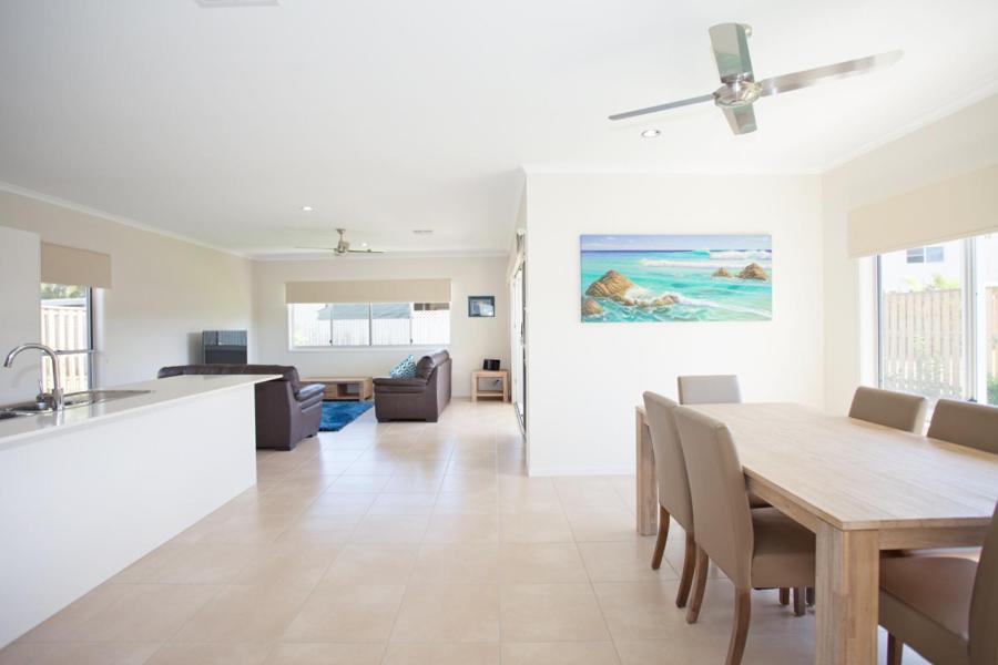 Petrie Beach Holiday Home
