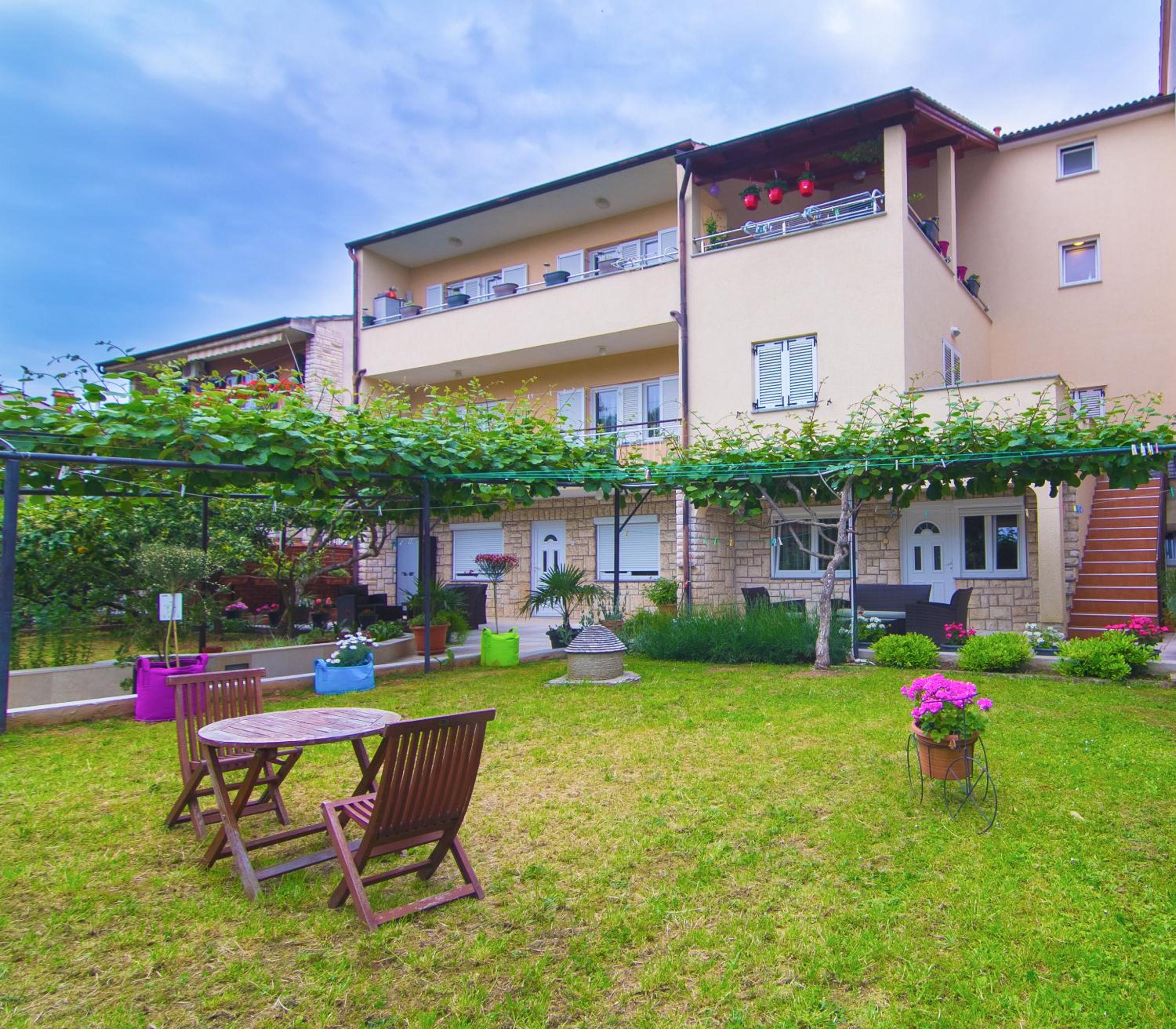 Apartments Nicole