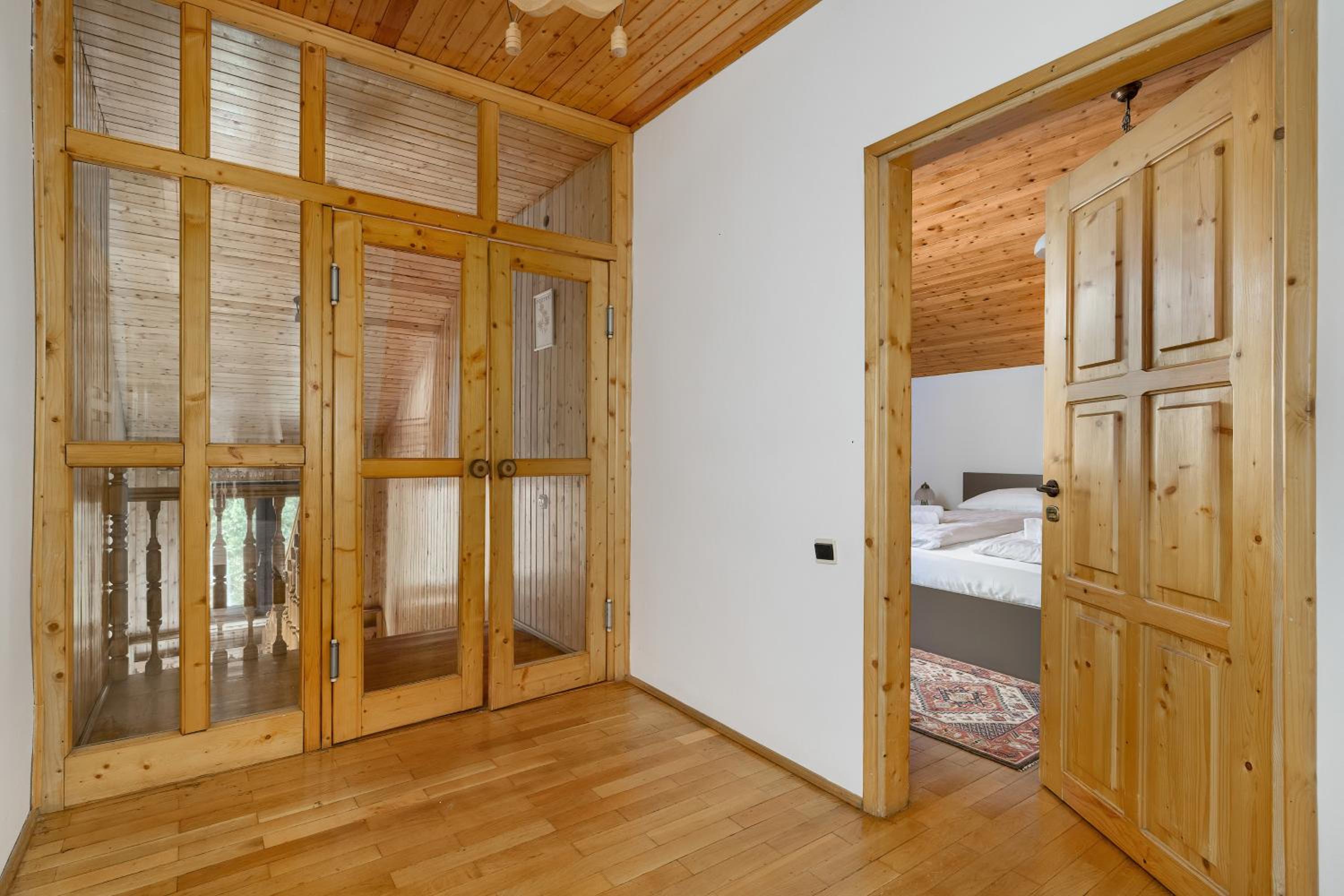 Bystra Unique House in the Mountains with Terrace, Garden & Parking by Noclegi Renters, photo 11