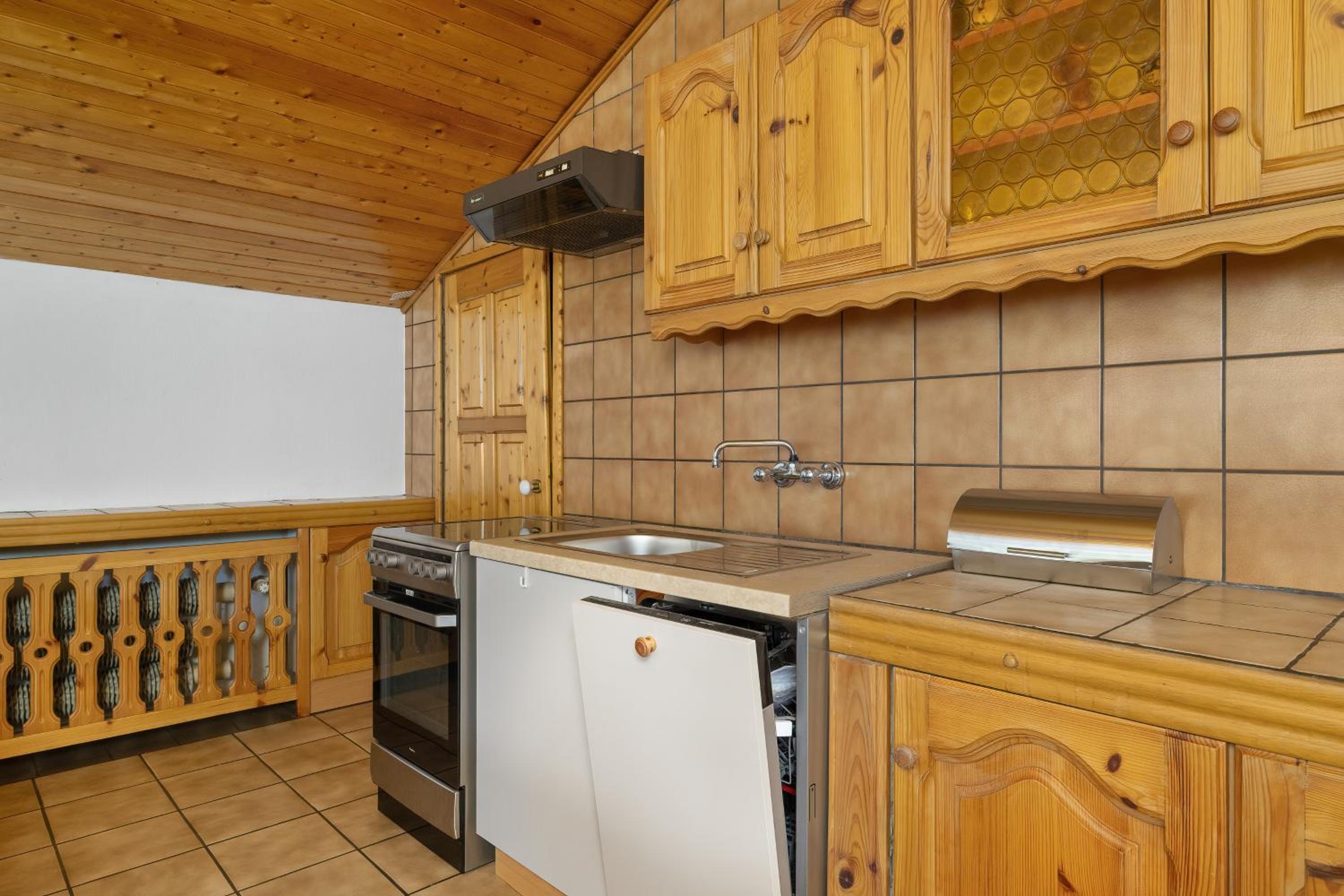 Bystra Unique House in the Mountains with Terrace, Garden & Parking by Noclegi Renters, photo 48