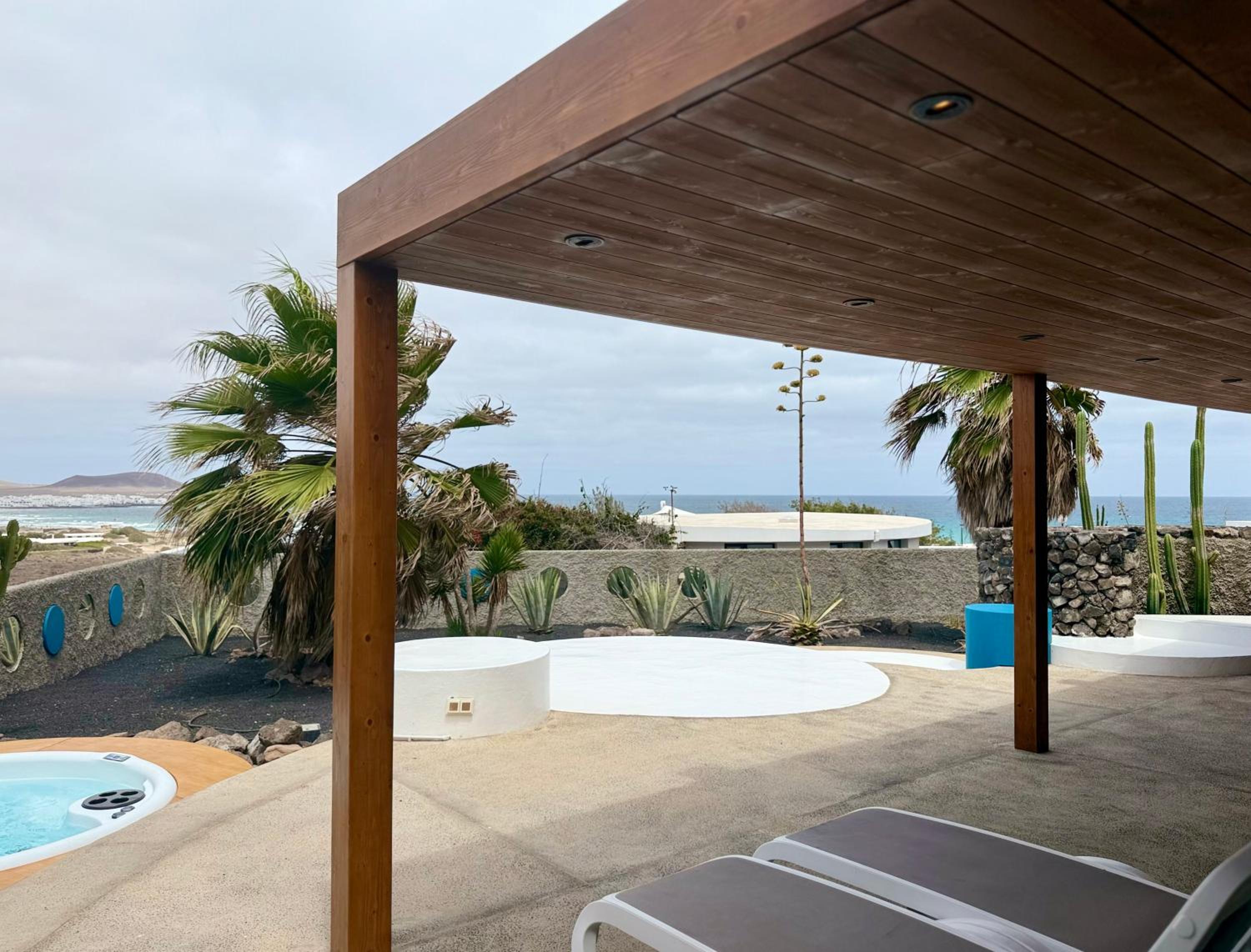 Canaryislandshost l Origen